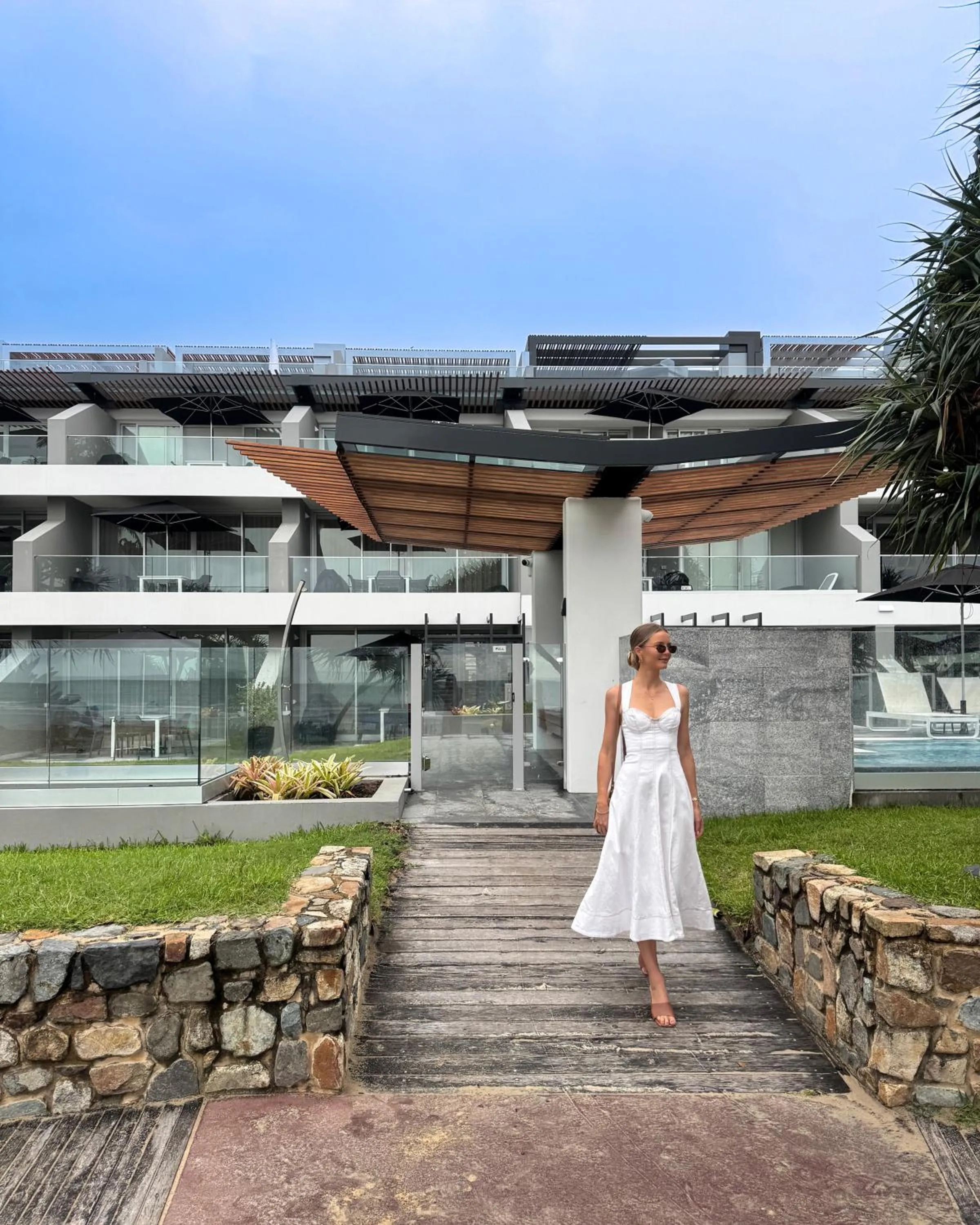 Property building in 71 Hastings Street - Beachfront