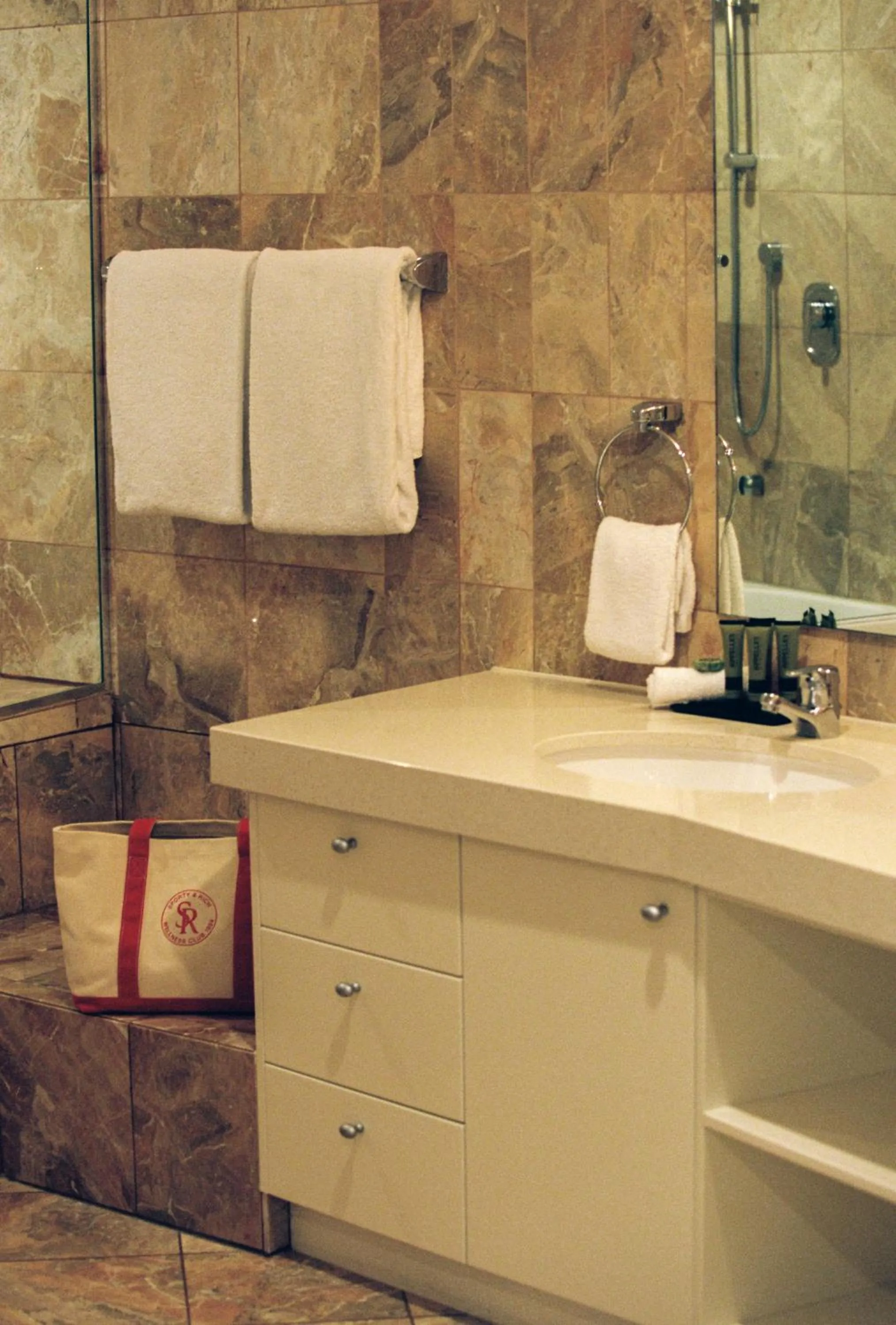 Bathroom in 71 Hastings Street - Beachfront