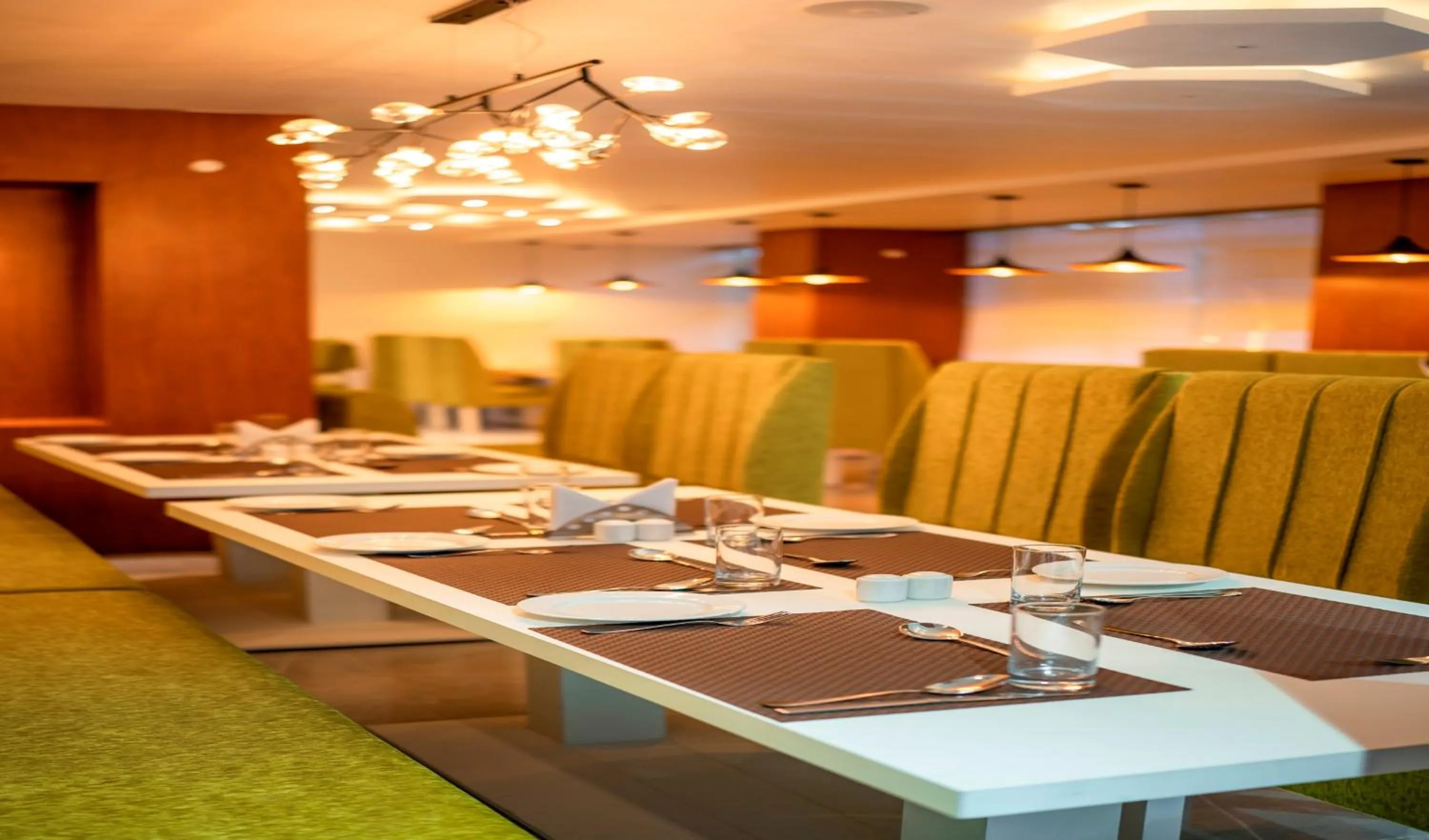 Restaurant/places to eat in Hotel Bliss