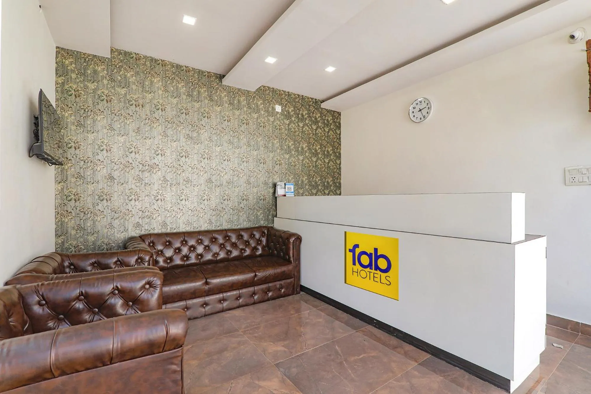 Lobby or reception in FabHotel The Comfort