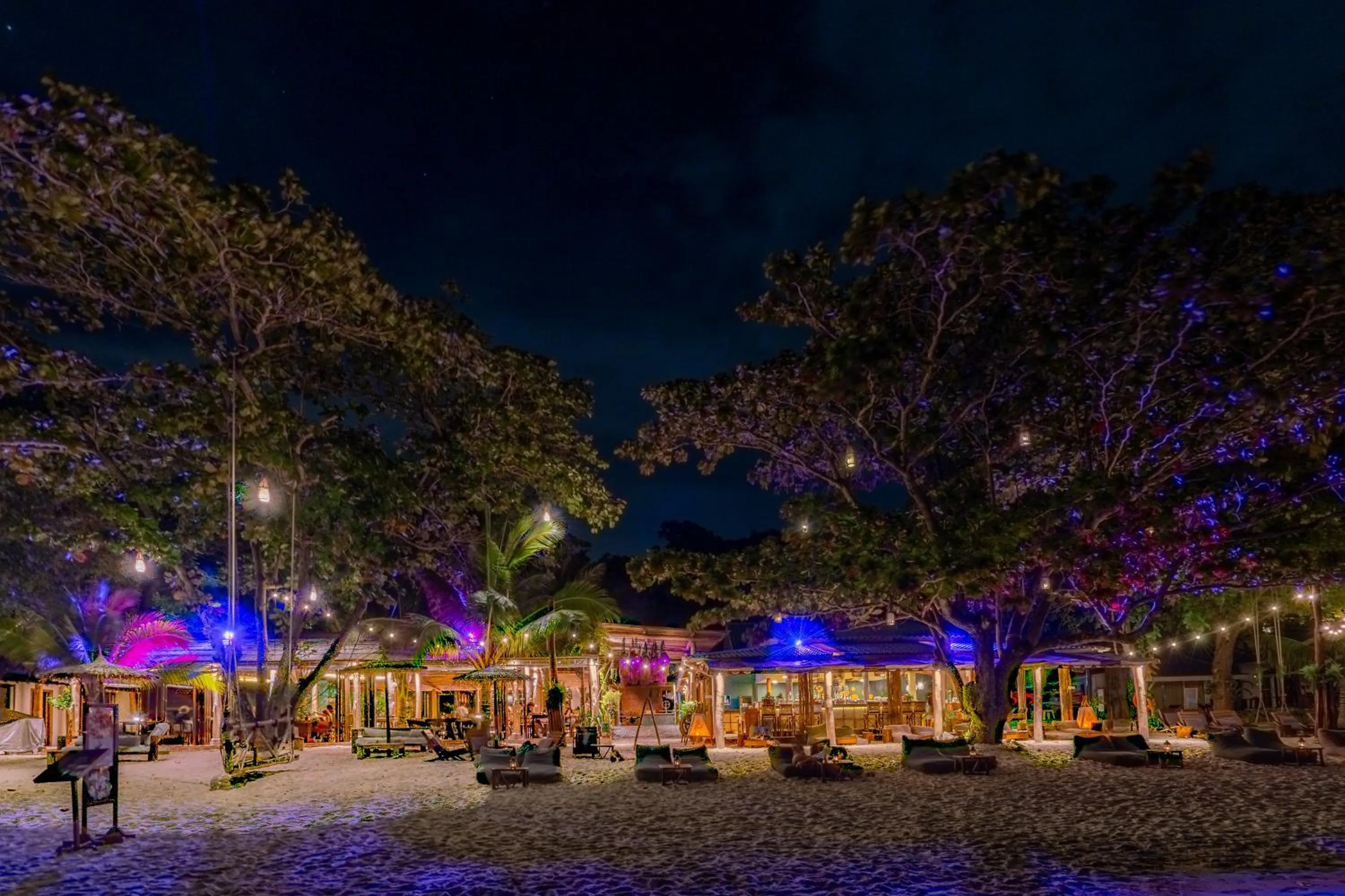 Restaurant/places to eat in Samed Tamarind Beach Resort
