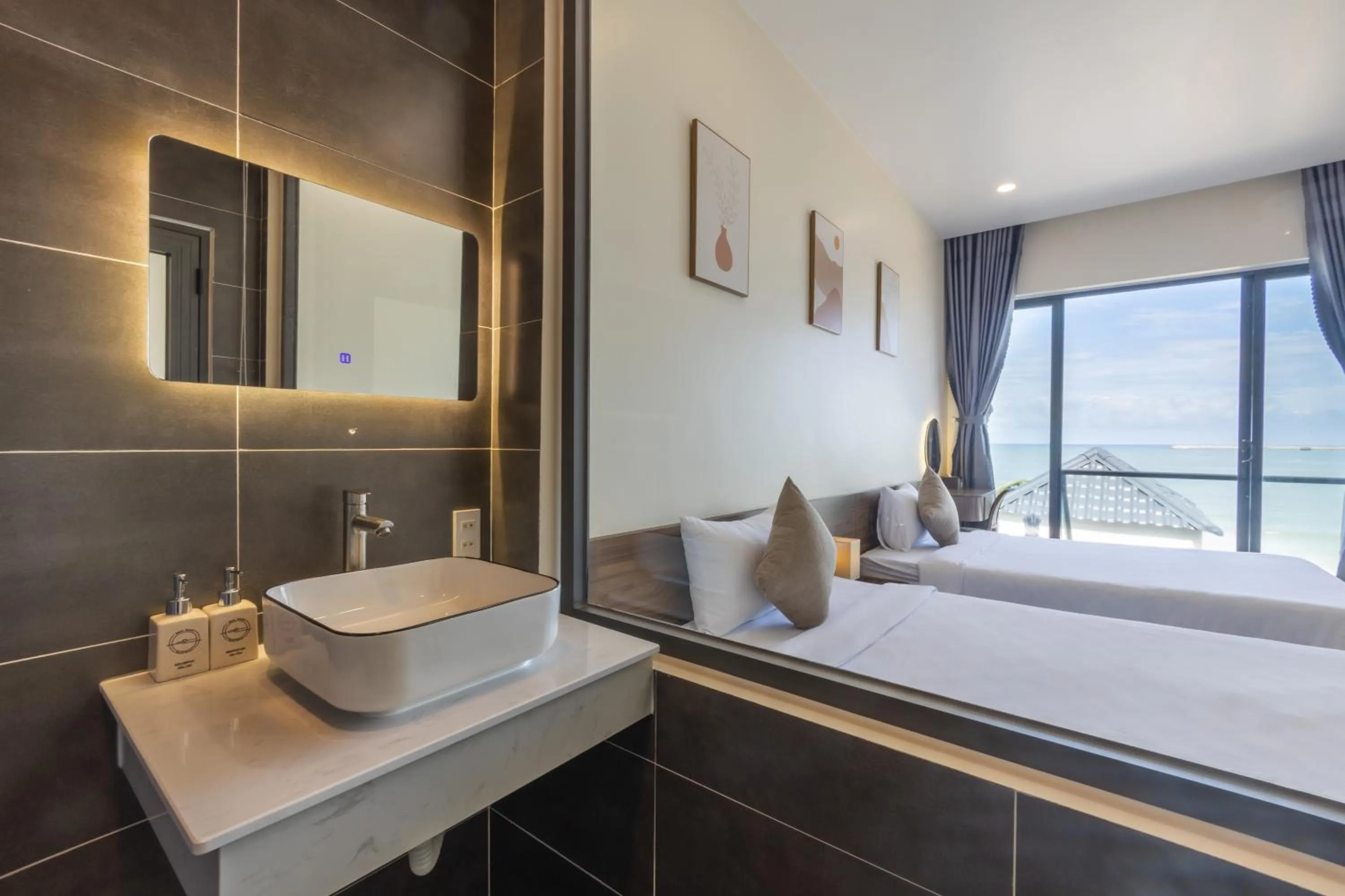 Bathroom, Bed in Wave Sound Beach House Phu Quoc