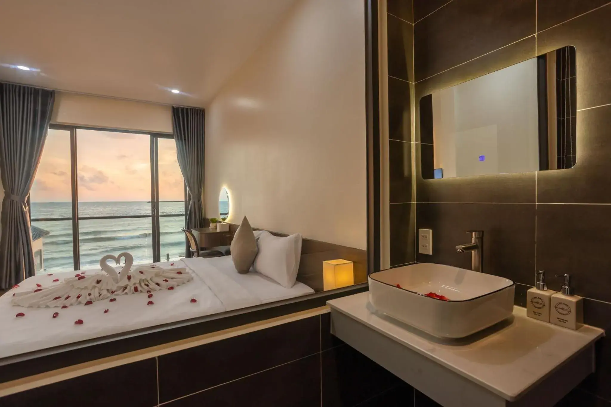 King Suite with Ocean View in Wave Sound Beach House Phu Quoc King Suite with Ocean View in Wave Sound Beach House Phu Quoc