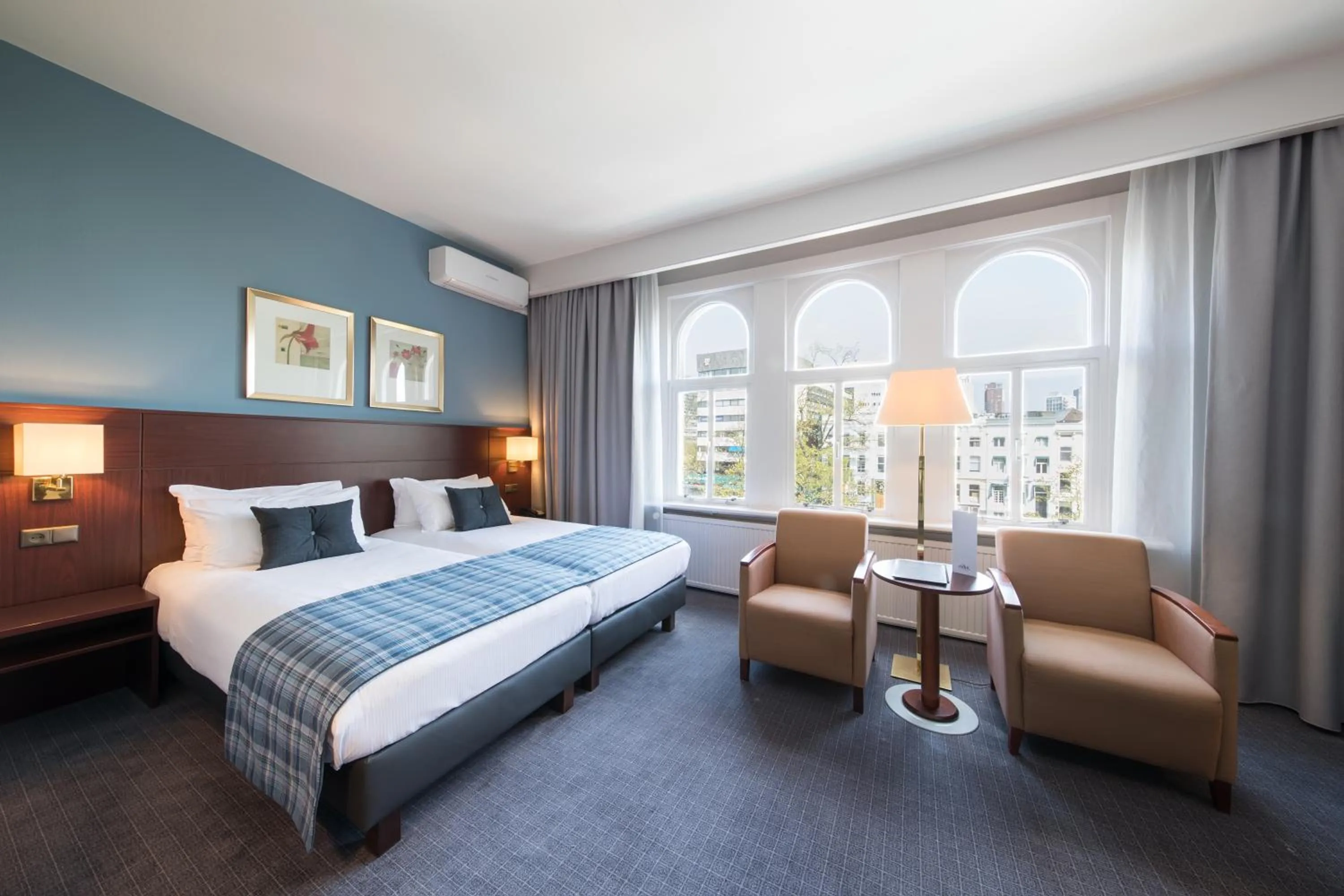 Photo of the whole room, Bed in Bilderberg Parkhotel Rotterdam