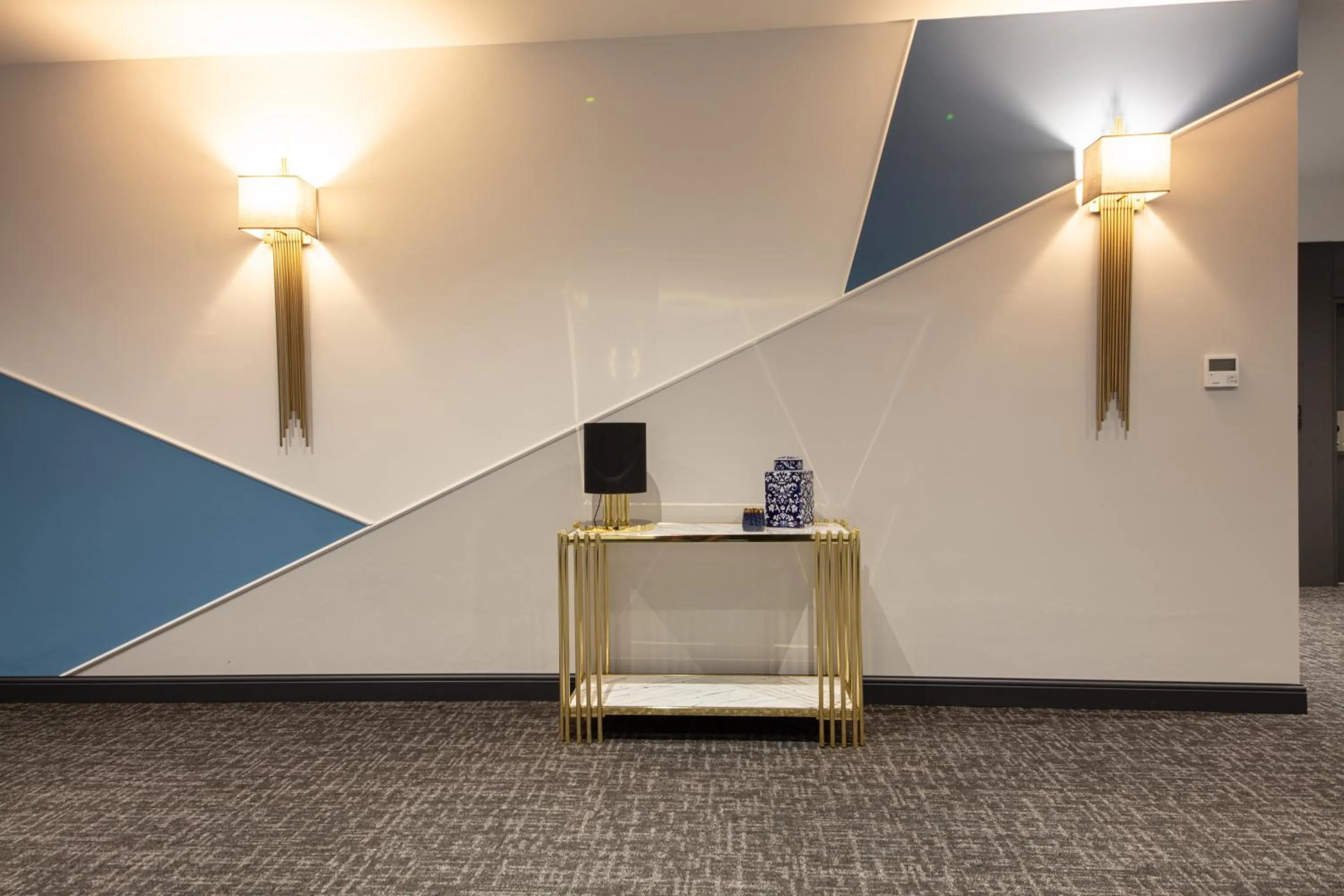 hair dresser in V Center Hotel