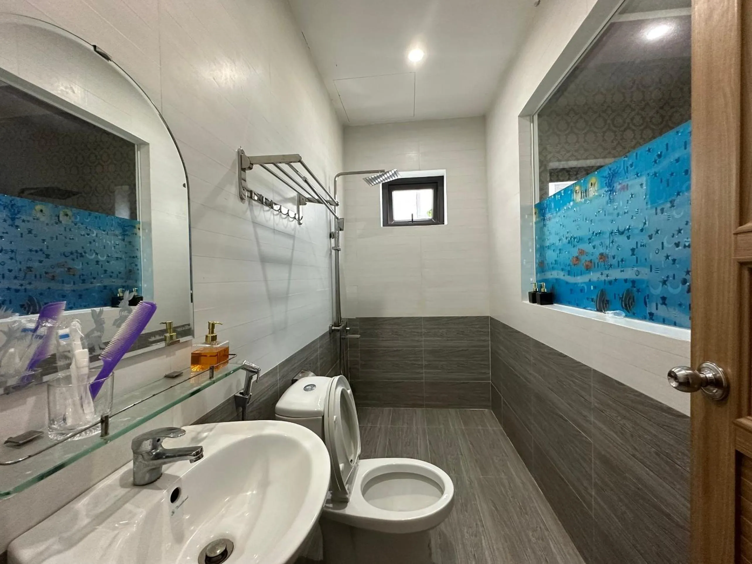 Bathroom in OYO 1191 Happy Motel