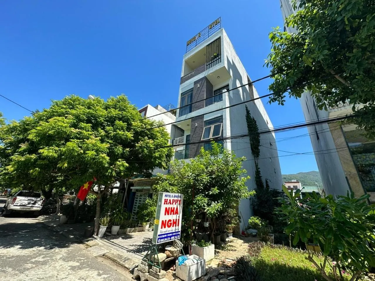 Facade/entrance in OYO 1191 Happy Motel