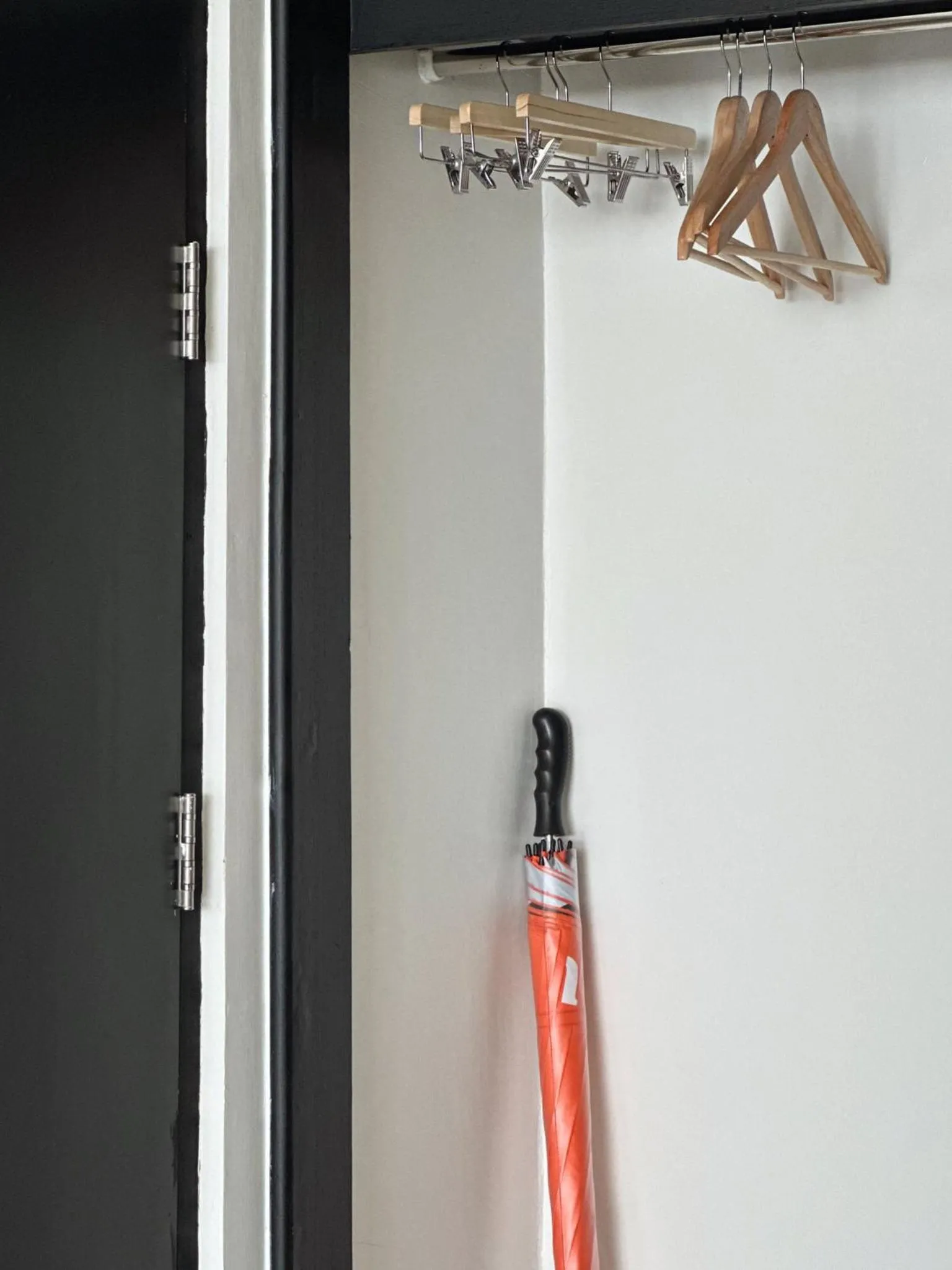 wardrobe in HOTEL NUU CHIANG MAI