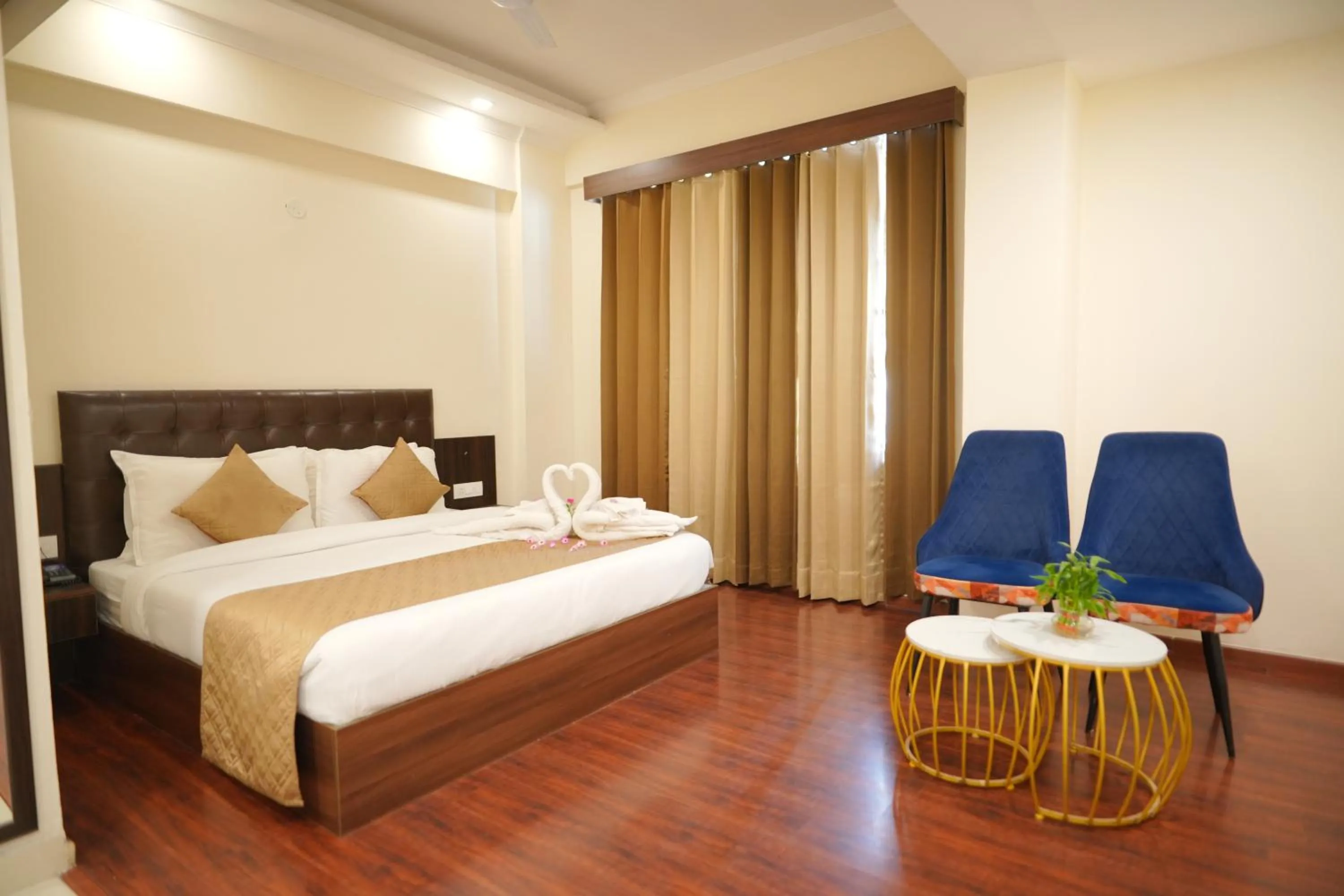 Bed in Comfort Inn Karnal