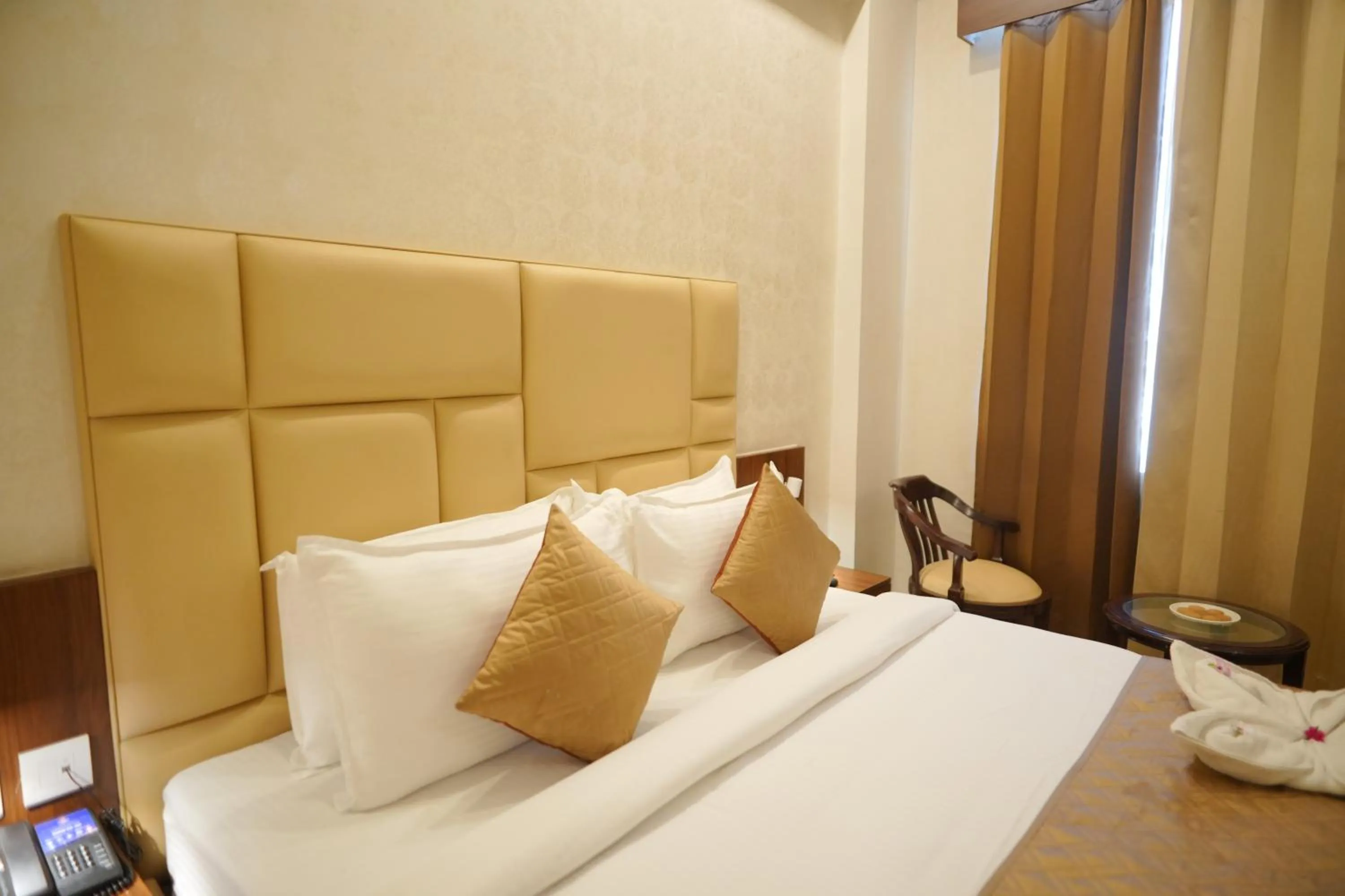 Bed in Comfort Inn Karnal