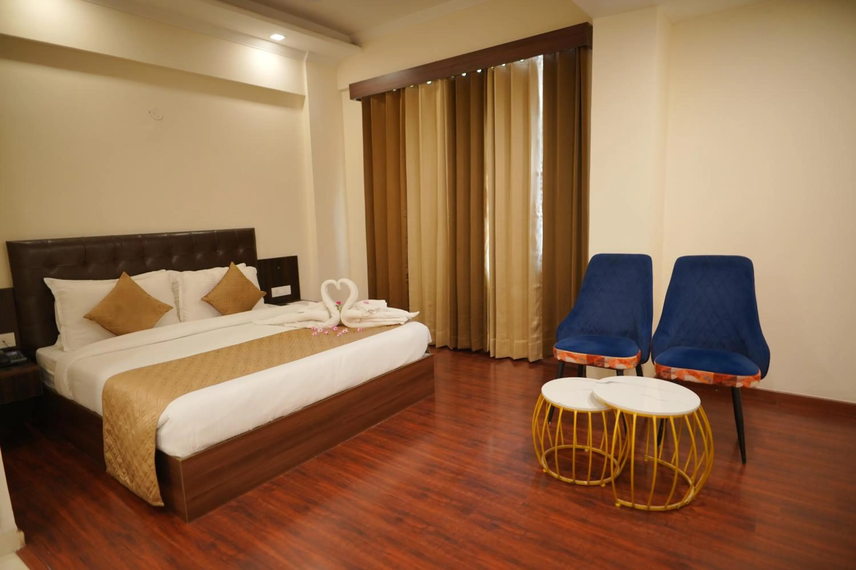 Bed in Comfort Inn Karnal