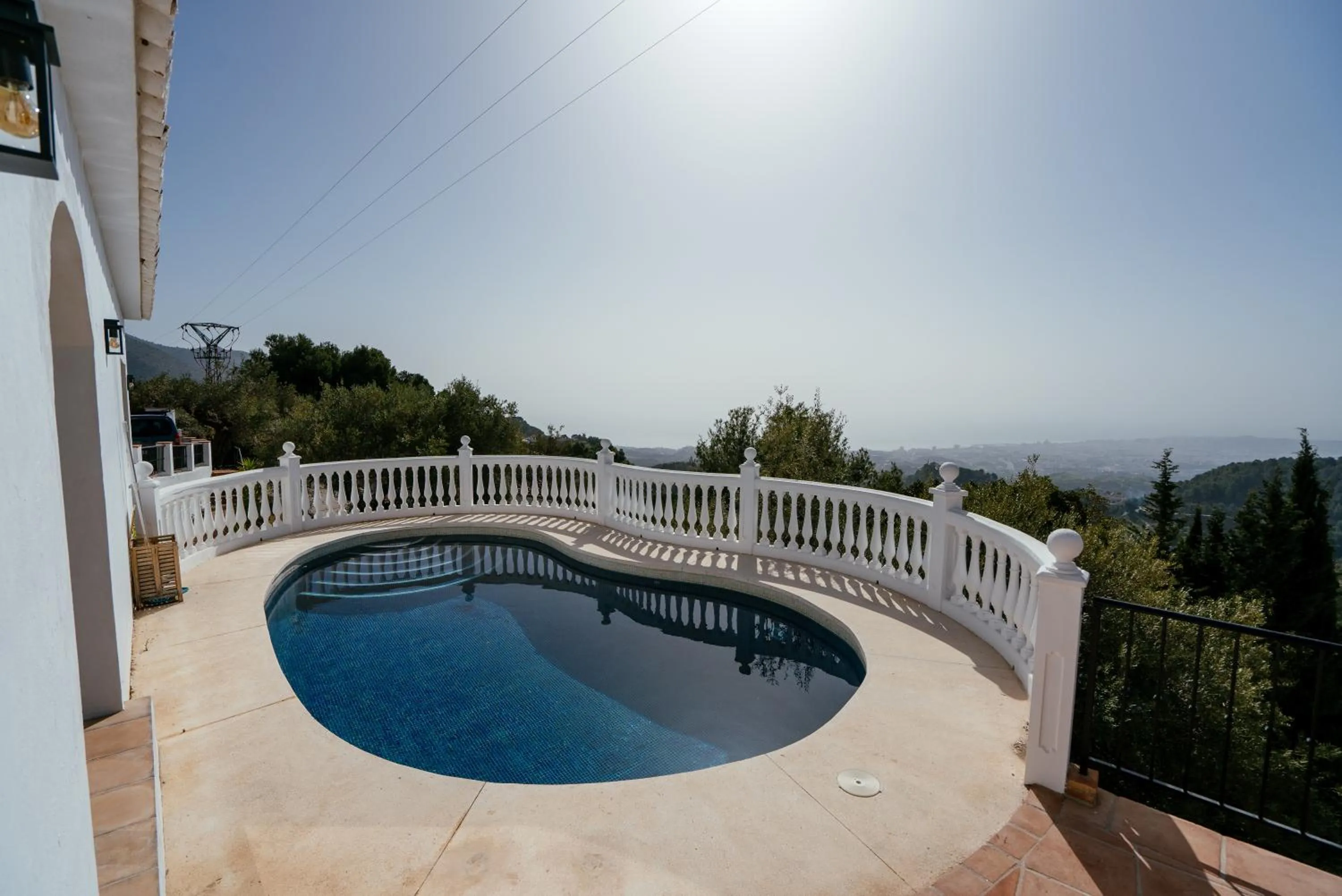 Swimming pool in Hearts & Home