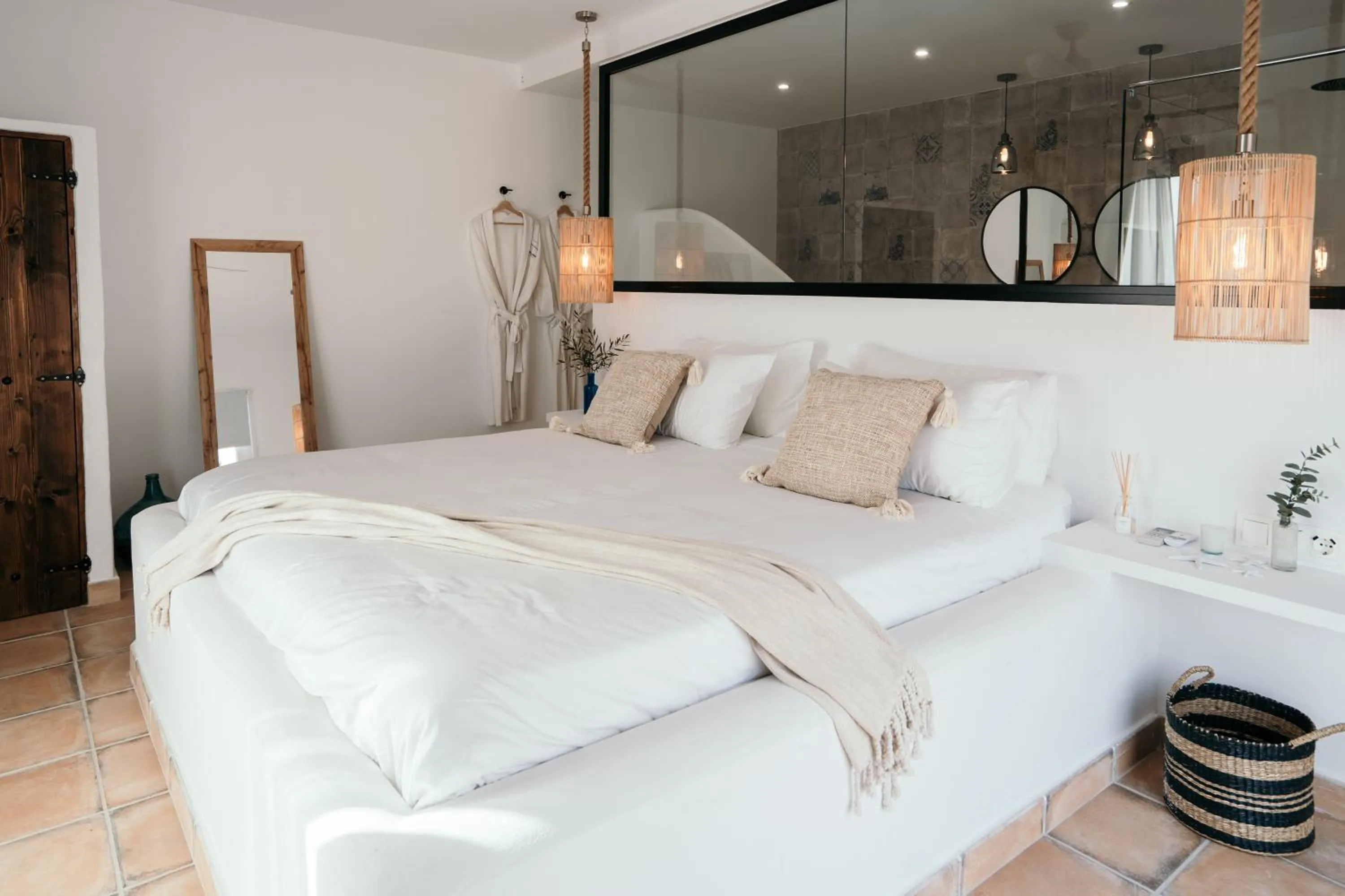 Bed in Hearts & Home