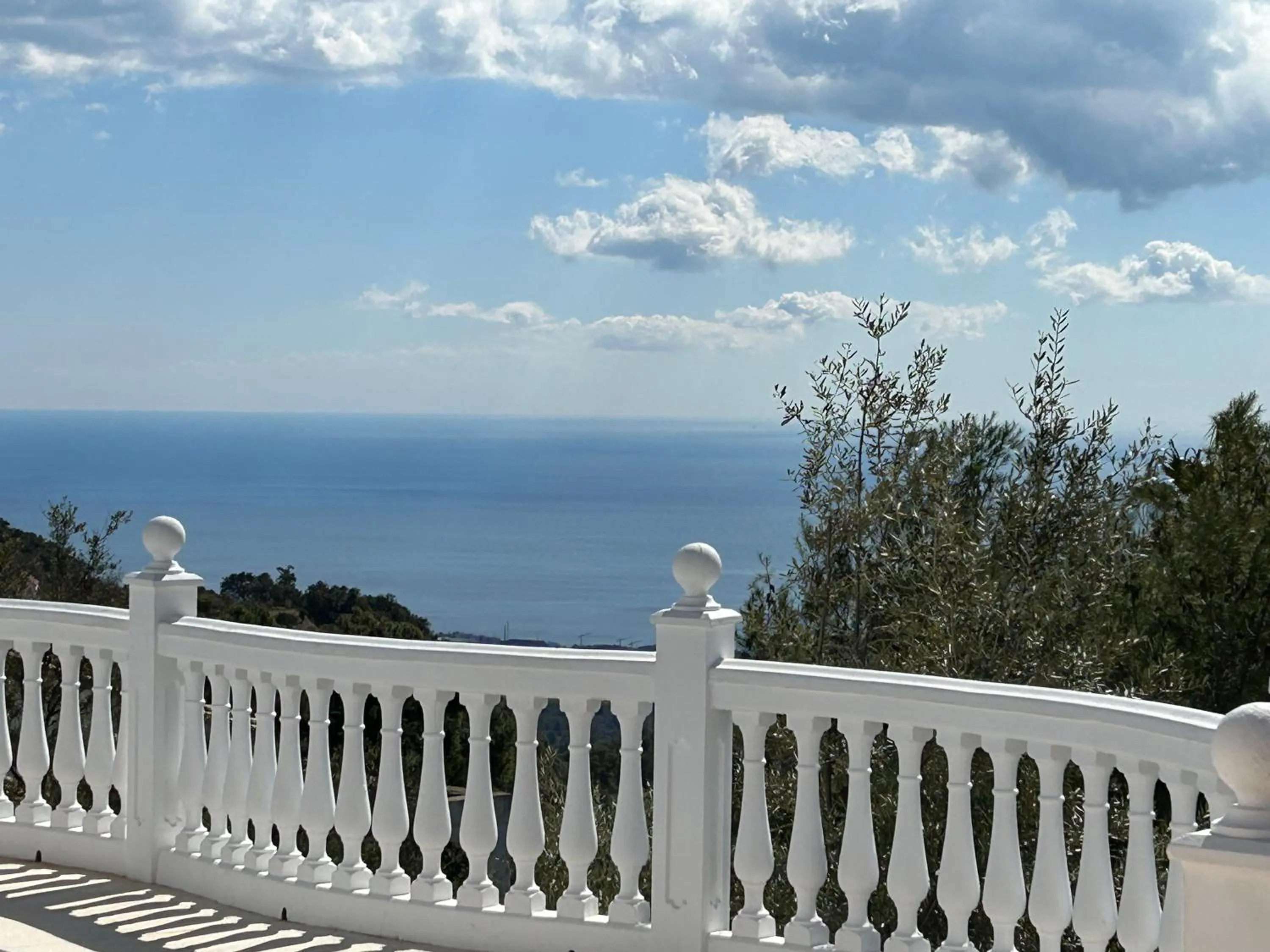 Sea view in Hearts & Home