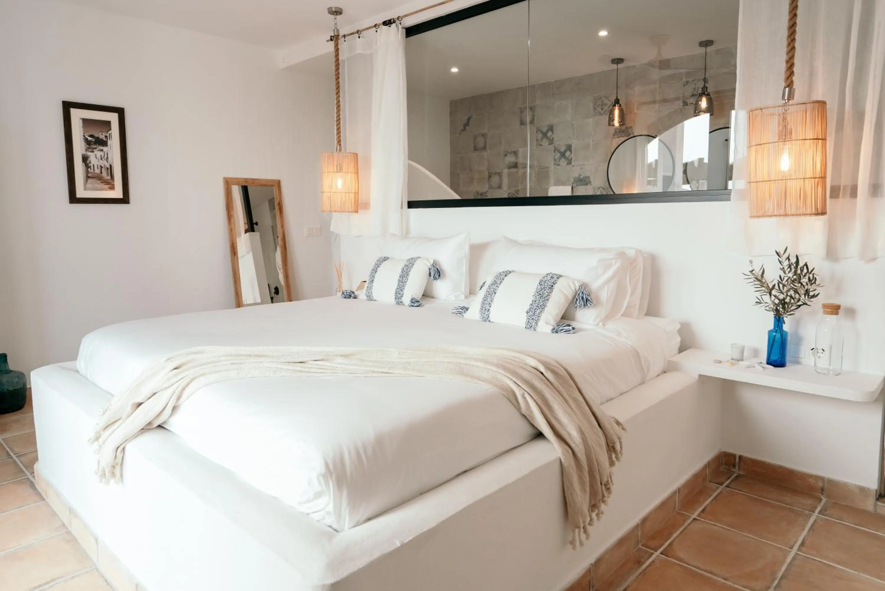 Bed in Hearts & Home