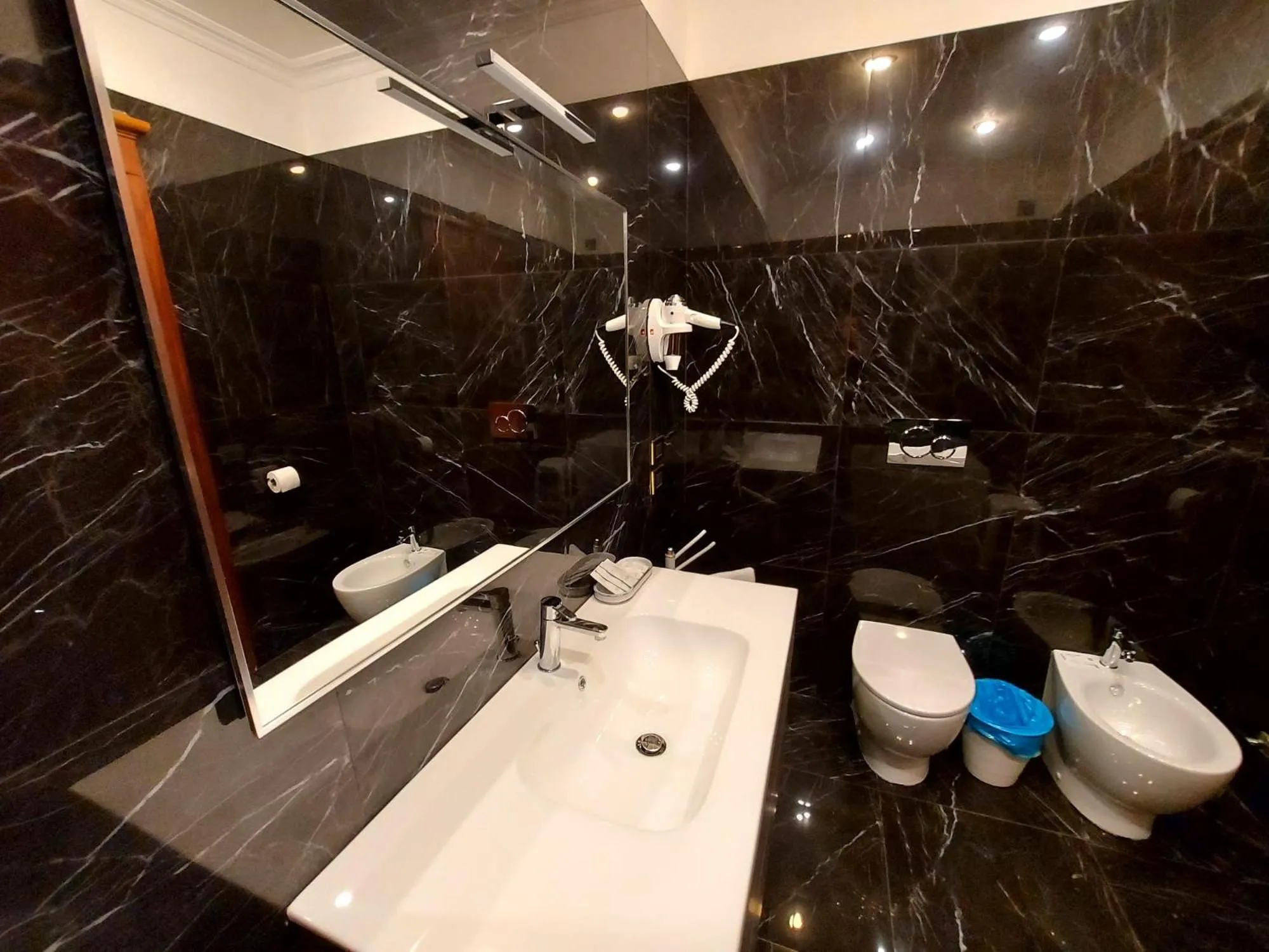 Bathroom in Hotel Positano 2