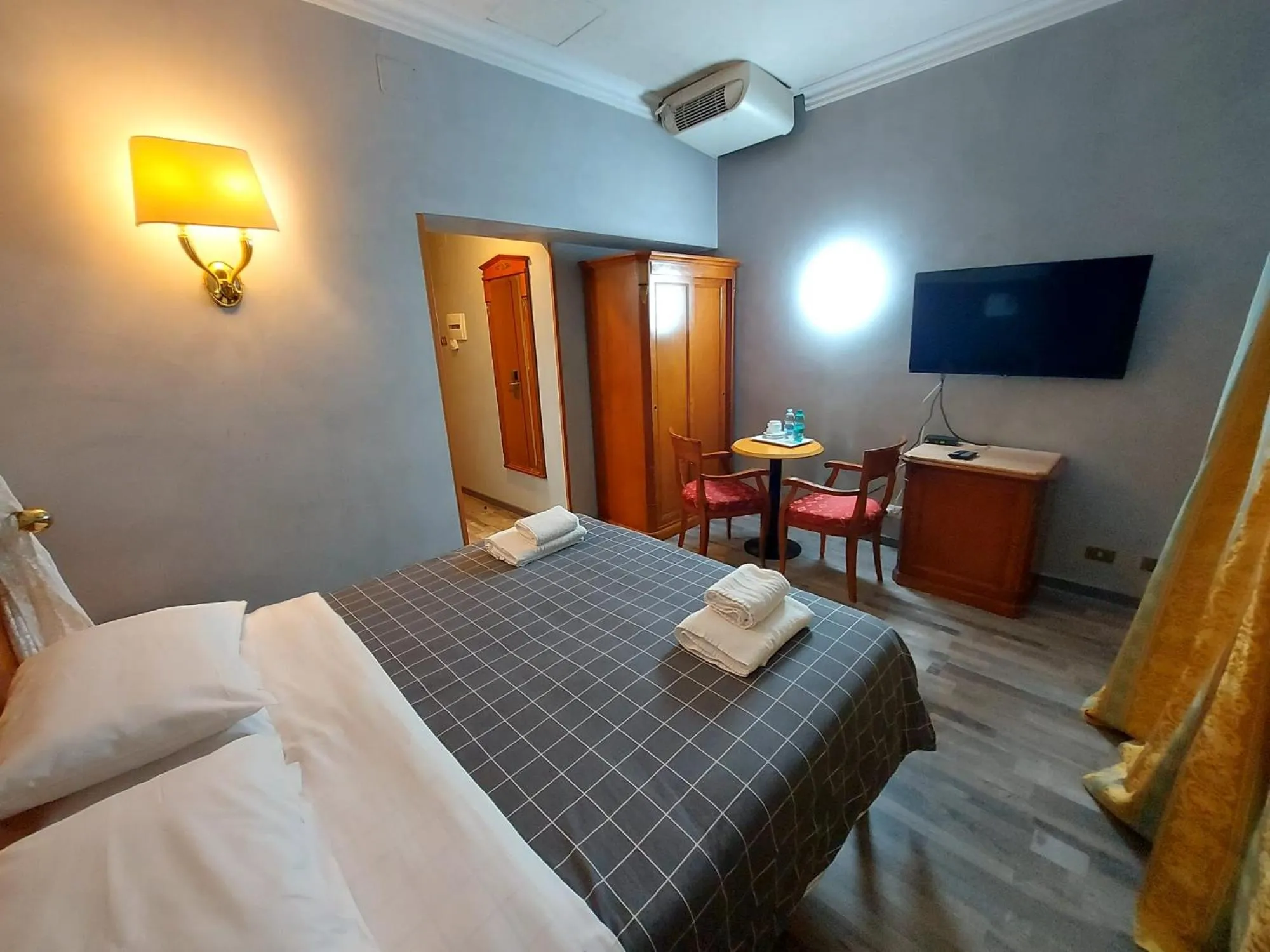 Bedroom, Bed in Hotel Positano 2