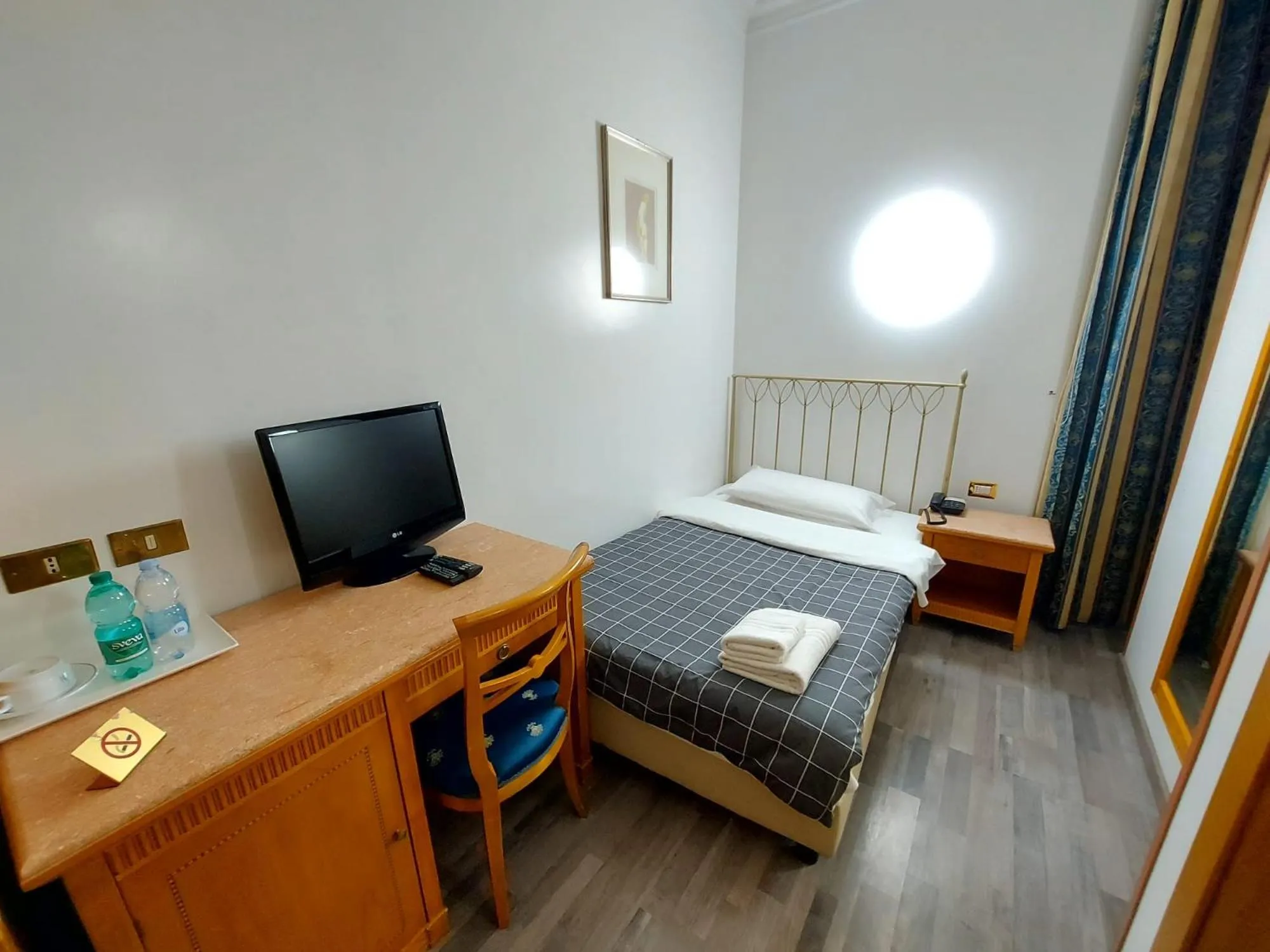 Bed in Hotel Positano 2