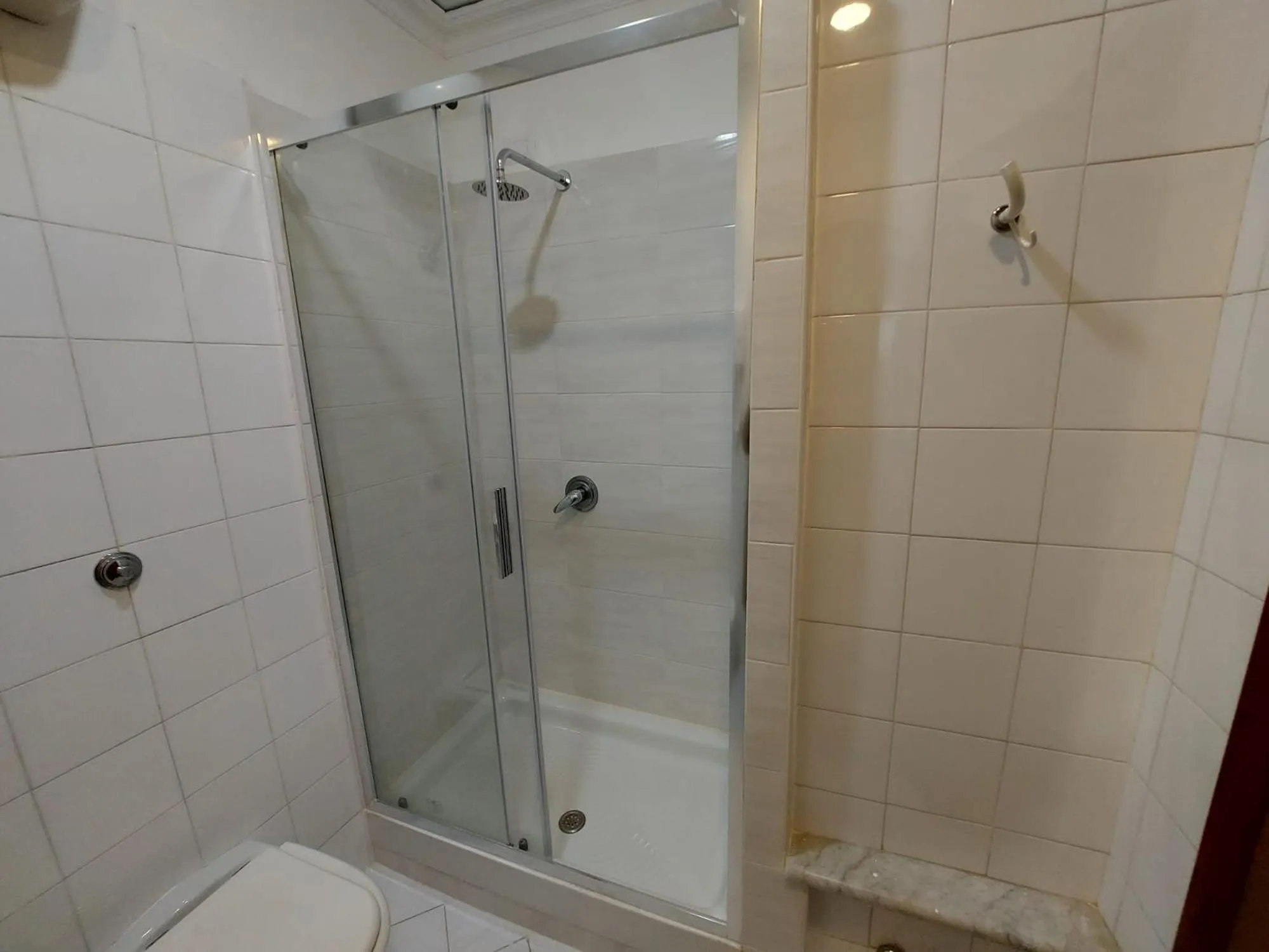 Shower in Hotel Positano 2