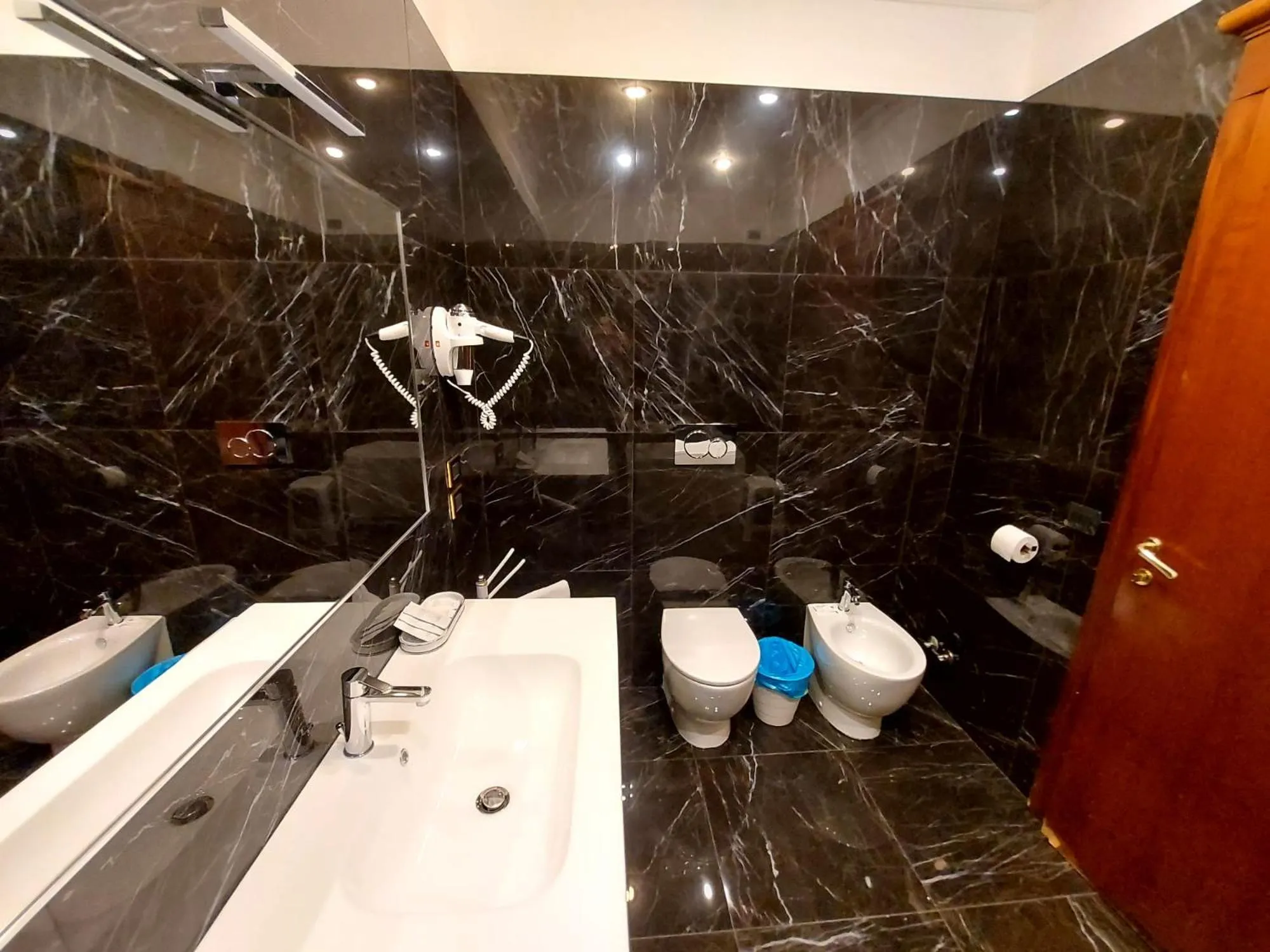 Bathroom in Hotel Positano 2