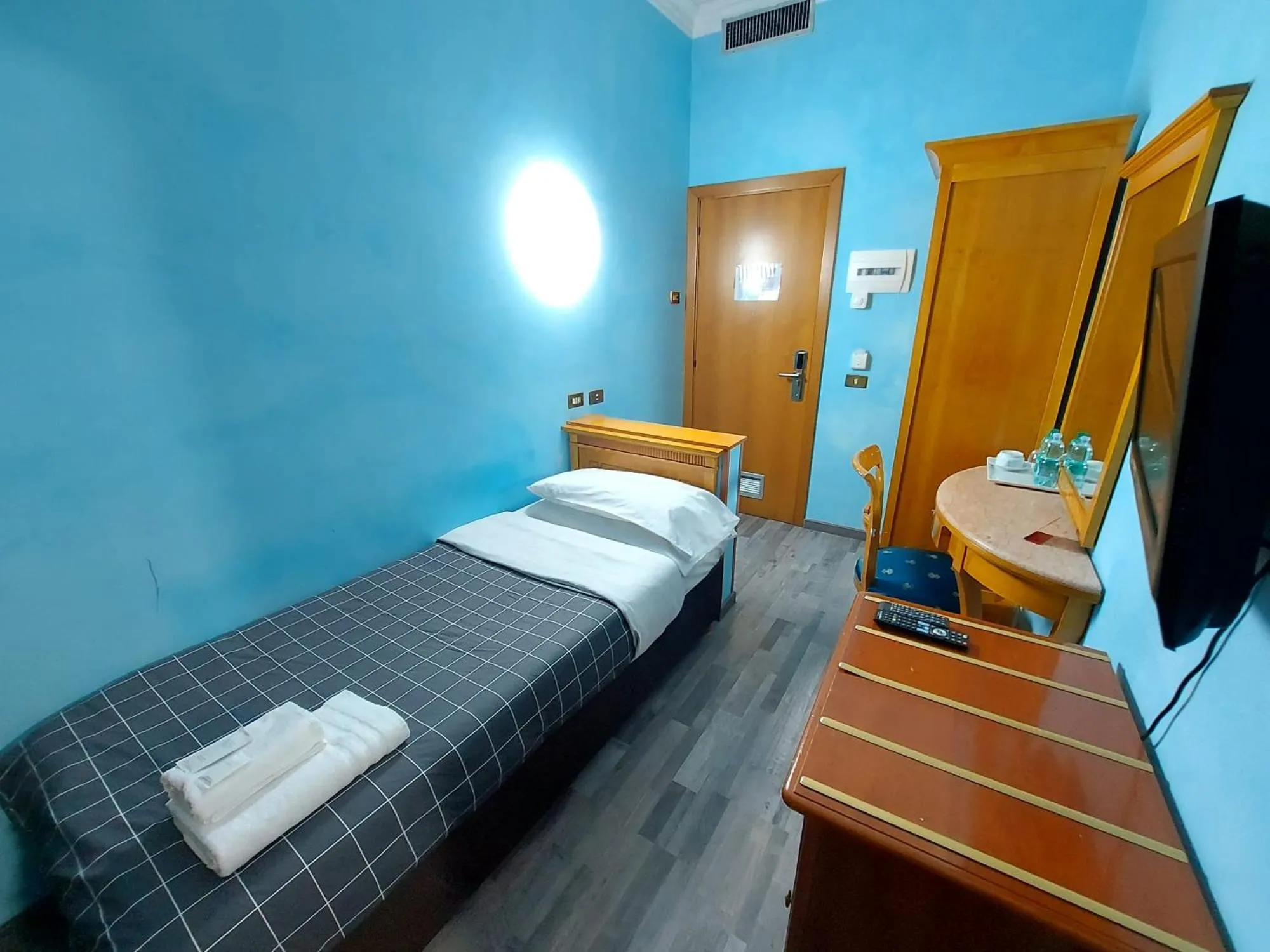 Bed in Hotel Positano 2