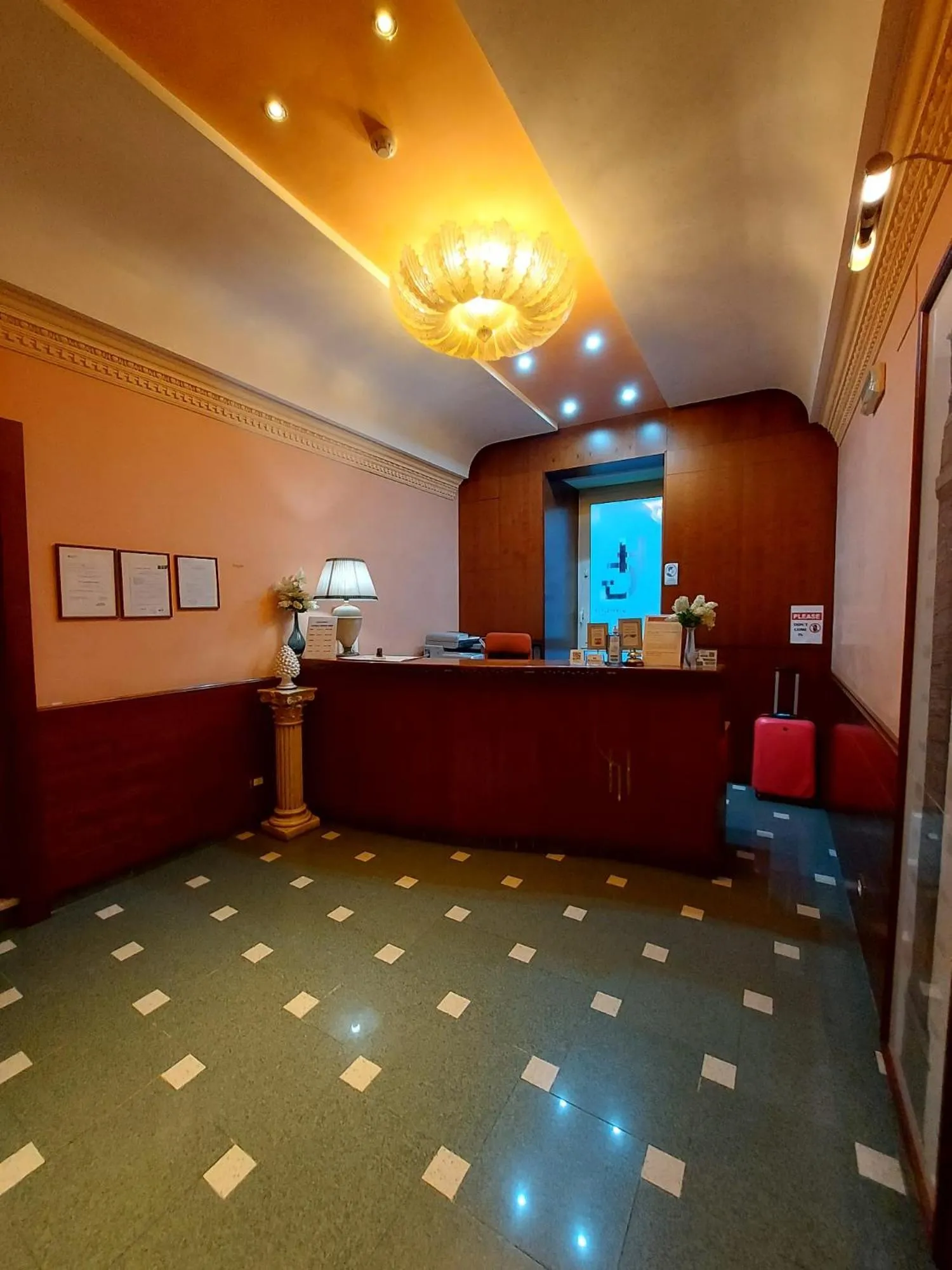 Lobby or reception in Hotel Positano 2