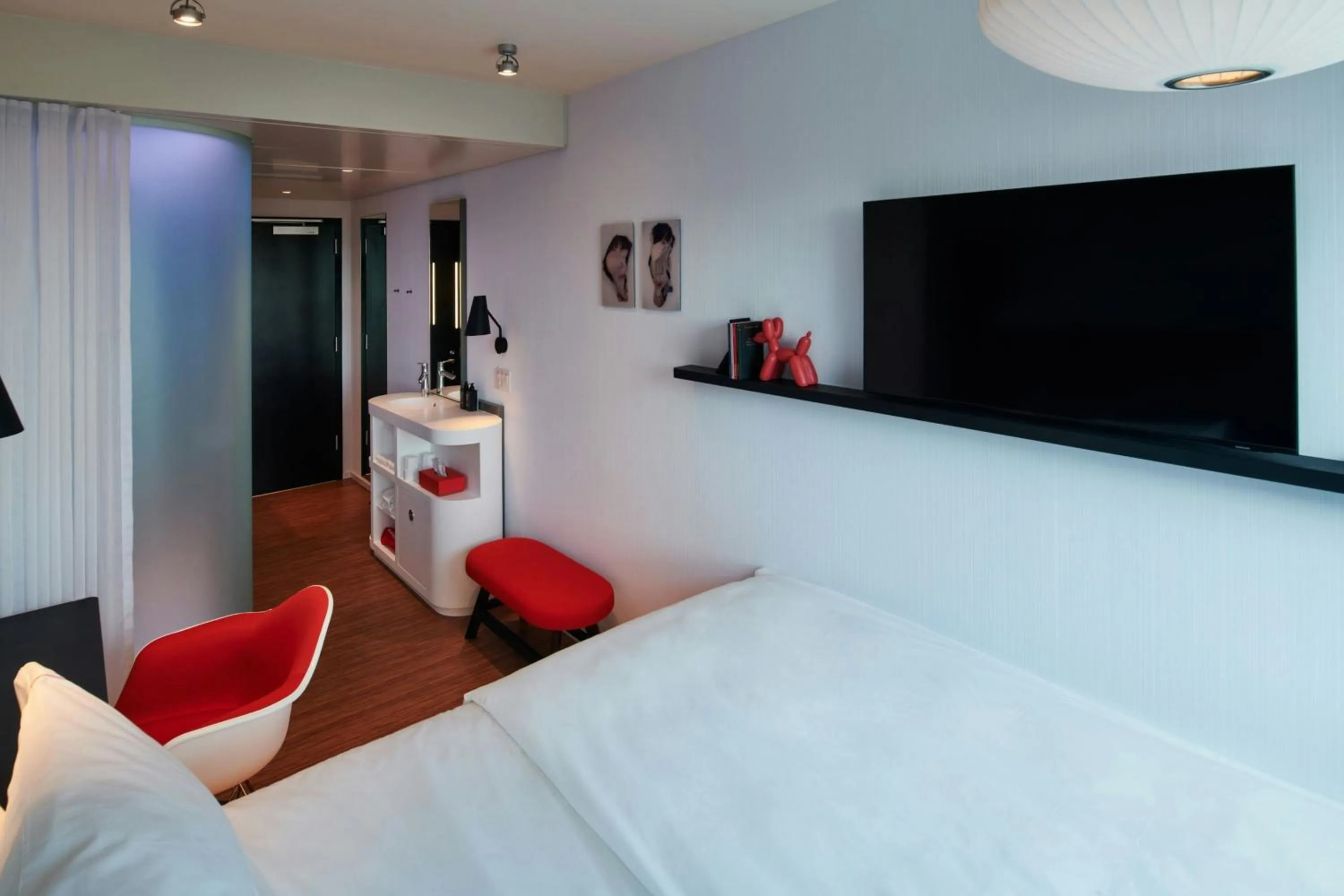 Bedroom, Bed in citizenM Menlo Park