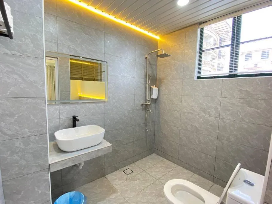 Luscious~ Walking Distance to SEE, SHOP and EAT