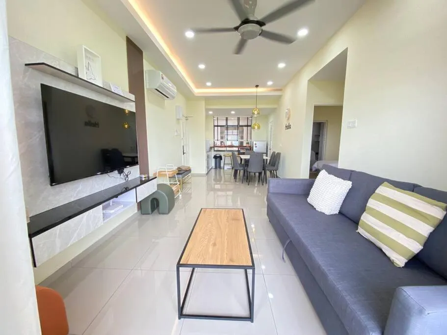 Luscious~ Walking Distance to SEE, SHOP and EAT