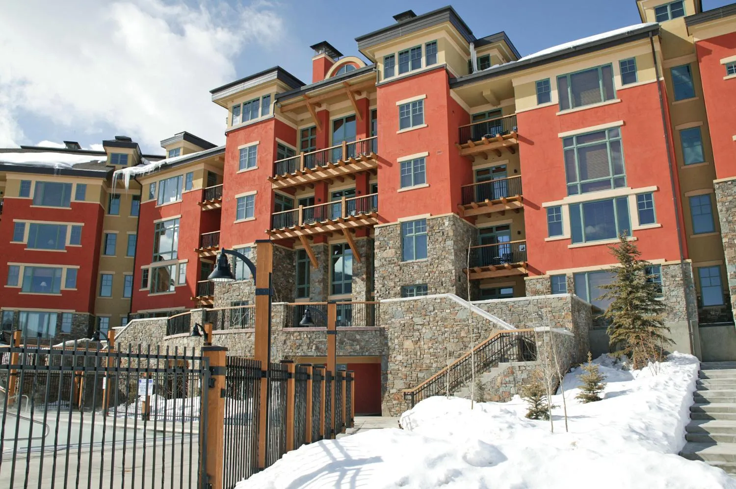 Property building in WorldMark Park City