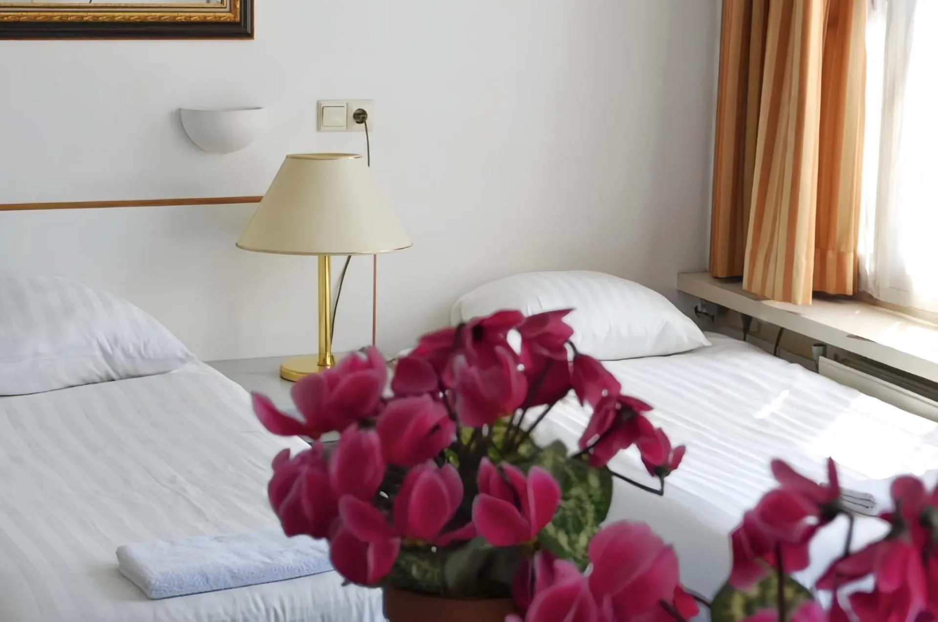 Decorative detail, Bed in Hotel de Munck