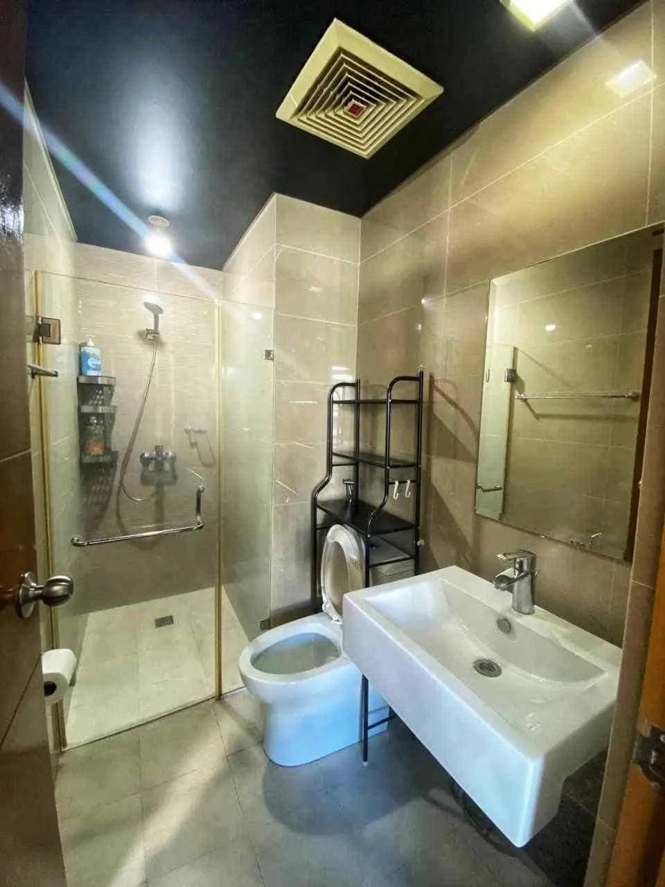 Shower in One Palm and Two Palm Tree Villas