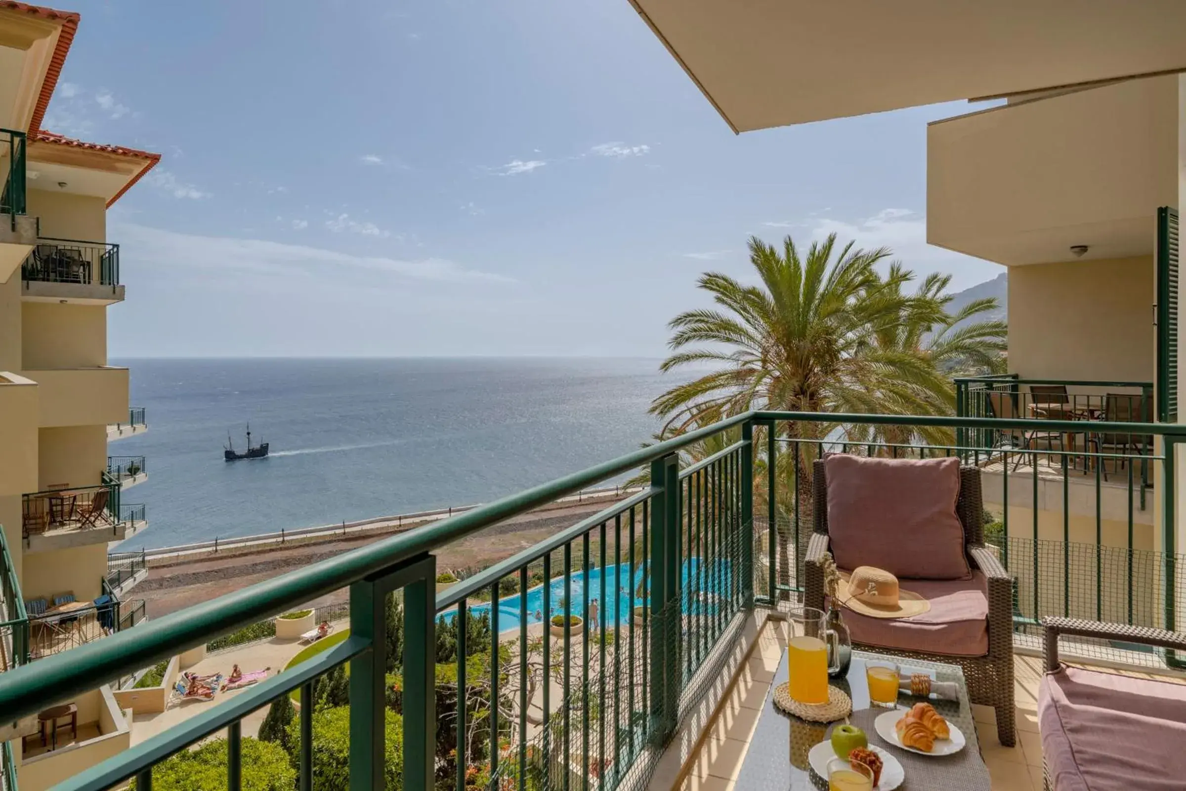 Apartment in Vila Formosa II by An Island Apart Apartment in Vila Formosa II by An Island Apart