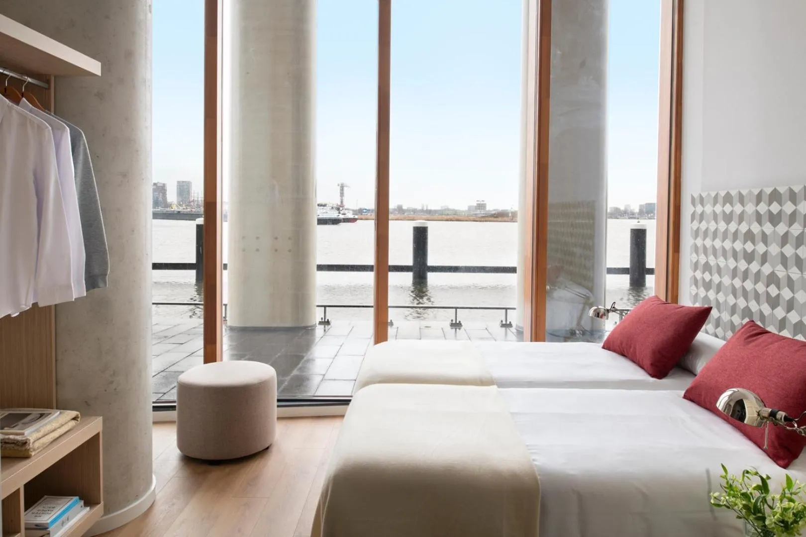 Bed in Eric Vökel Boutique Apartments - Riverfront Suites
