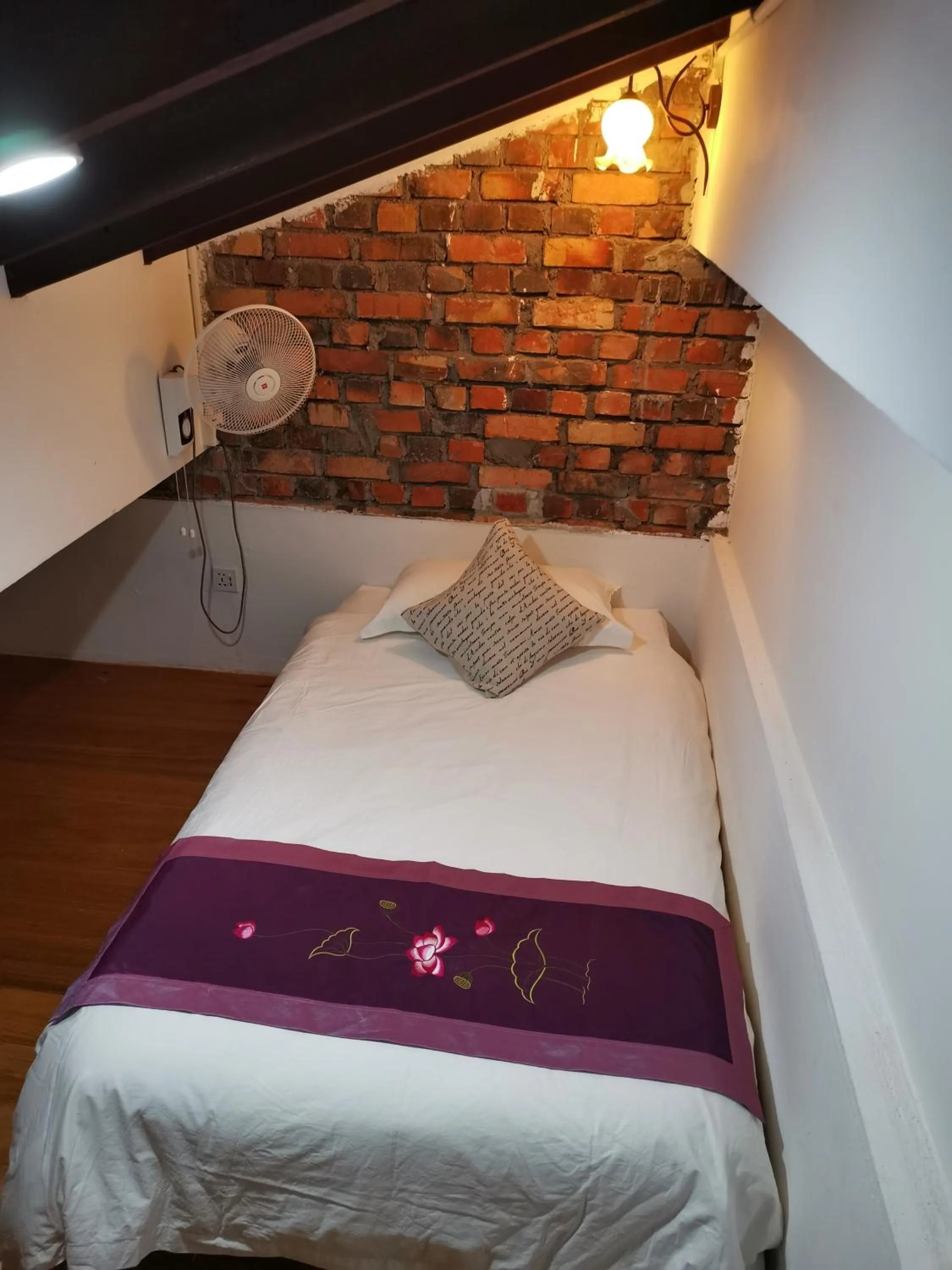 Bed in RANGOON RESIDENCES +