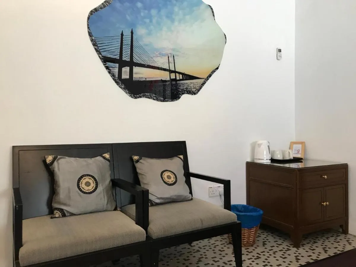 Living room in RANGOON RESIDENCES +