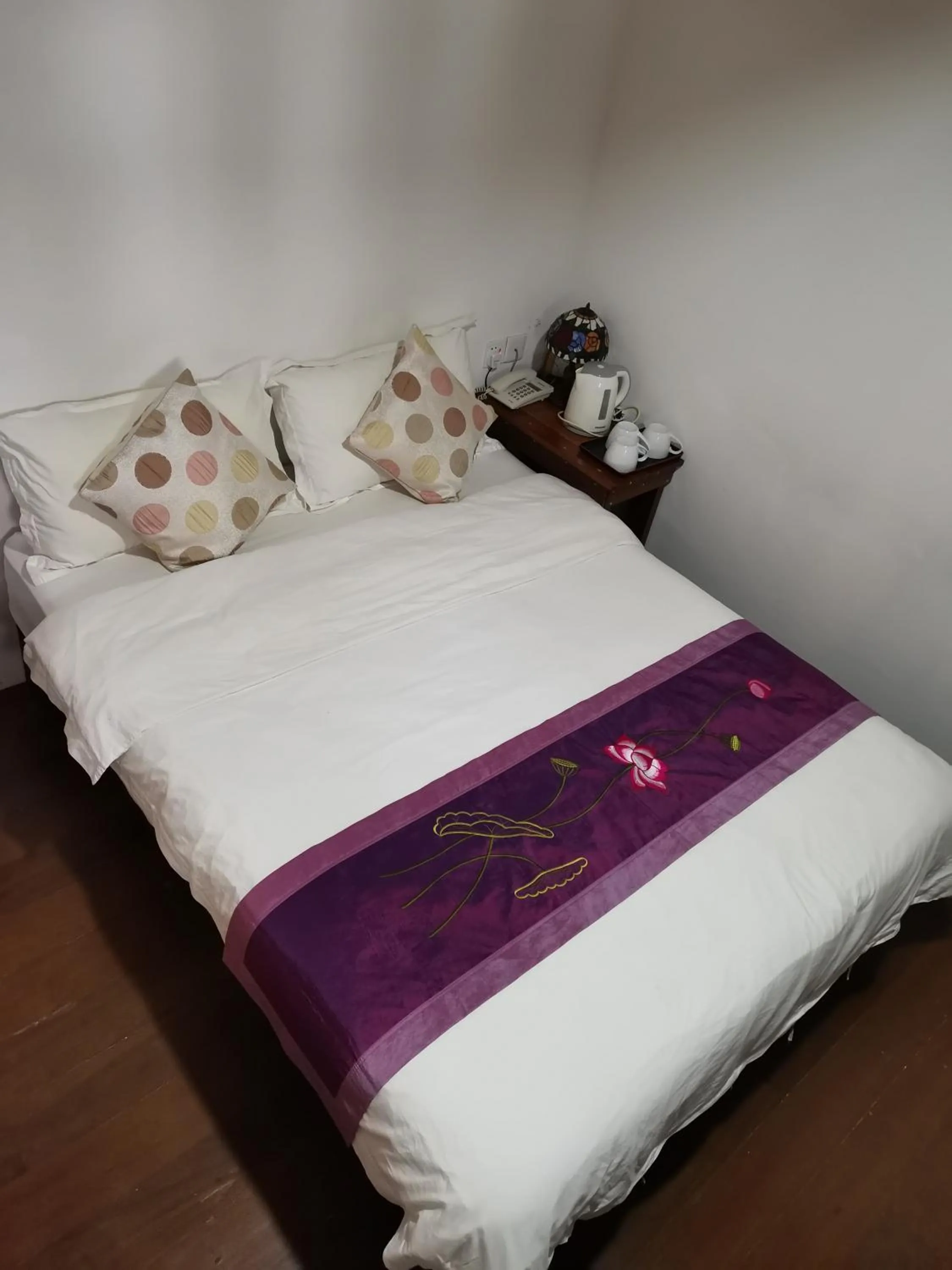 Bed in RANGOON RESIDENCES +