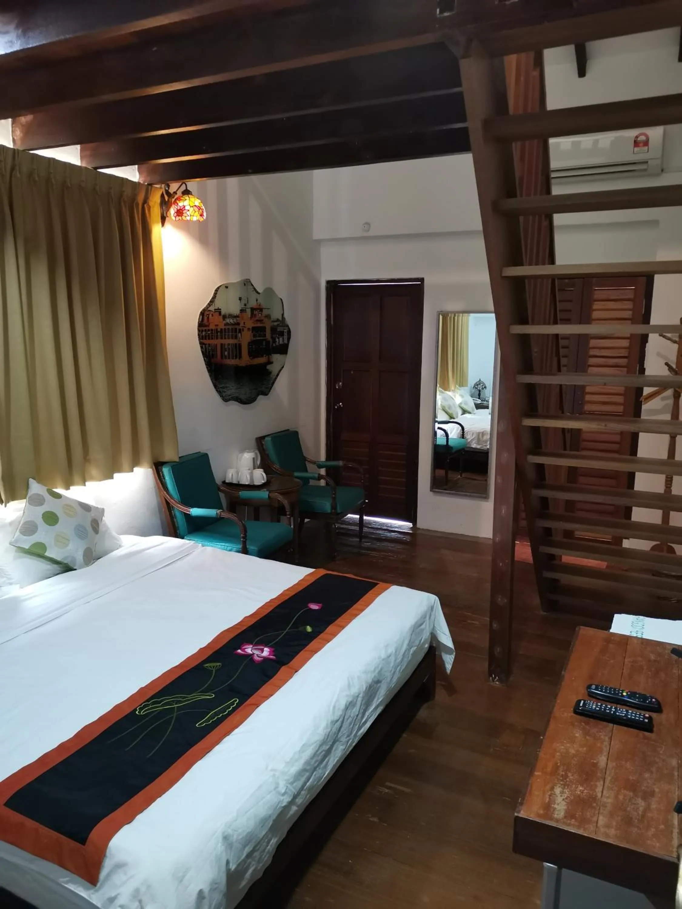 Bed in RANGOON RESIDENCES +