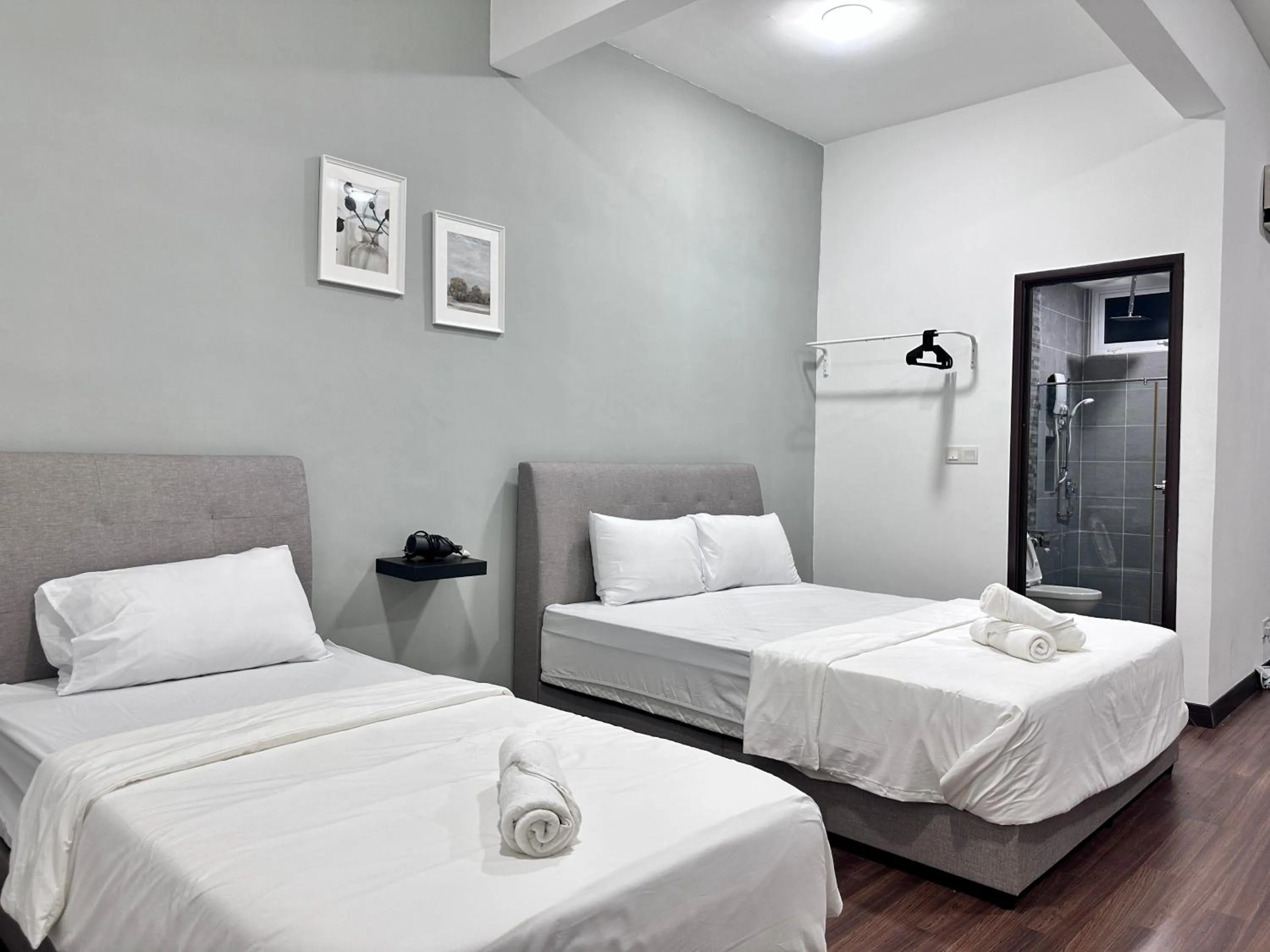 Bed in Queen’s Villa for 28Pax @Central of Penang