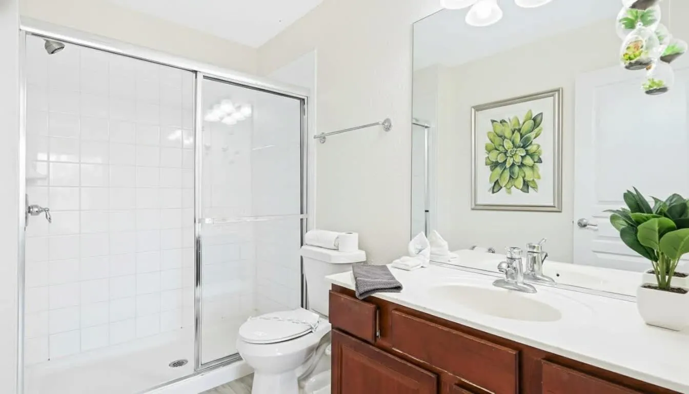 Bathroom in 6BR Private Pool, Spa, Gameroom, Close to Disney