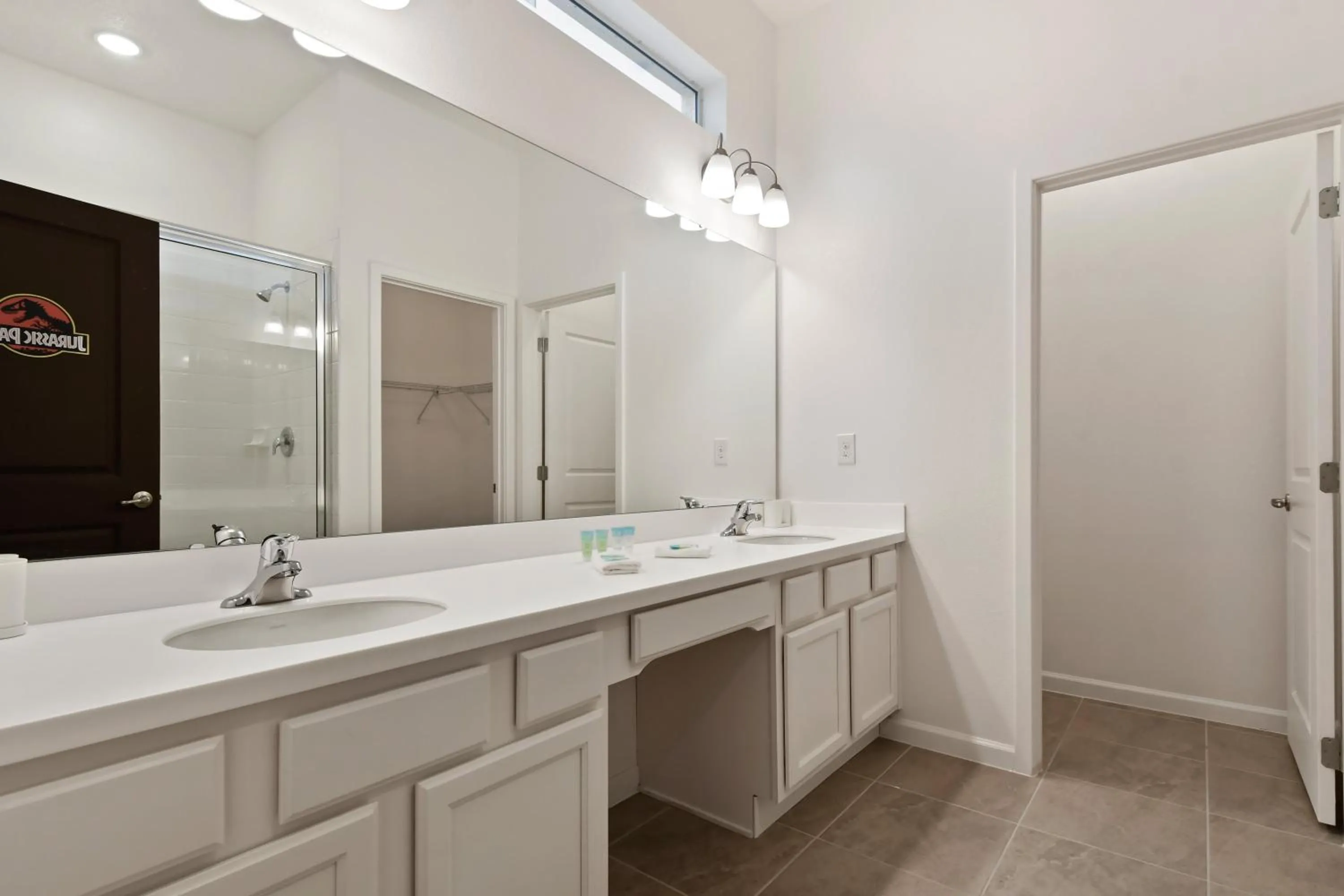 Photo of the whole room in Lakeview Spacious 12br Themed Home Game/Pool/Spa