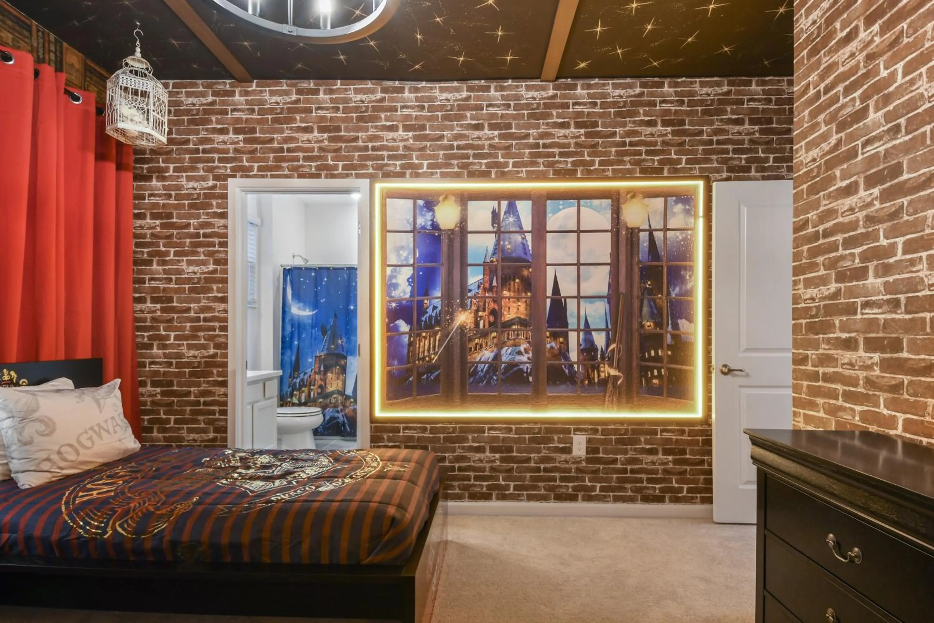 Photo of the whole room, Bed in Lakeview Spacious 12br Themed Home Game/Pool/Spa