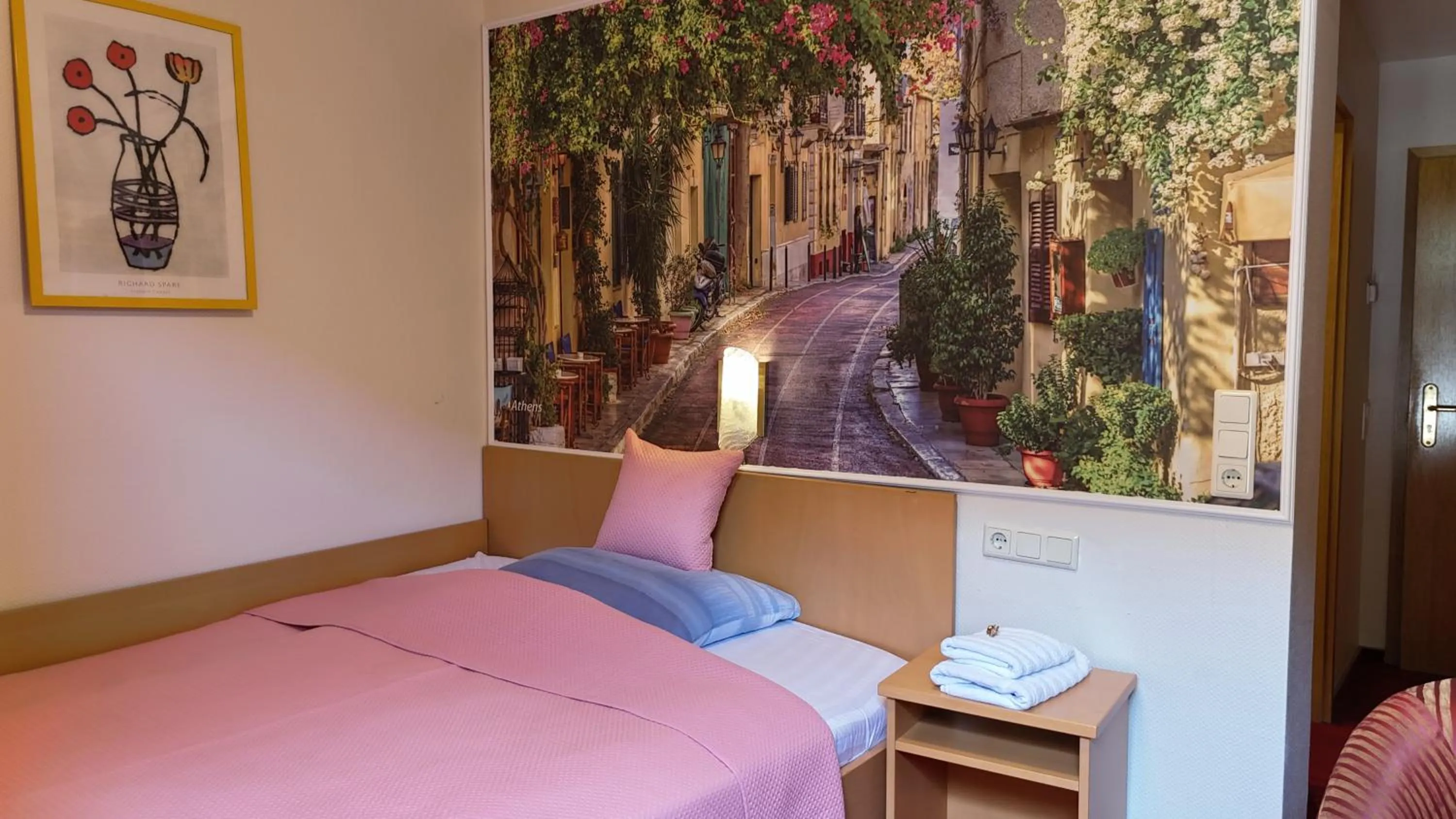 Bed in Hotel Strand-Café