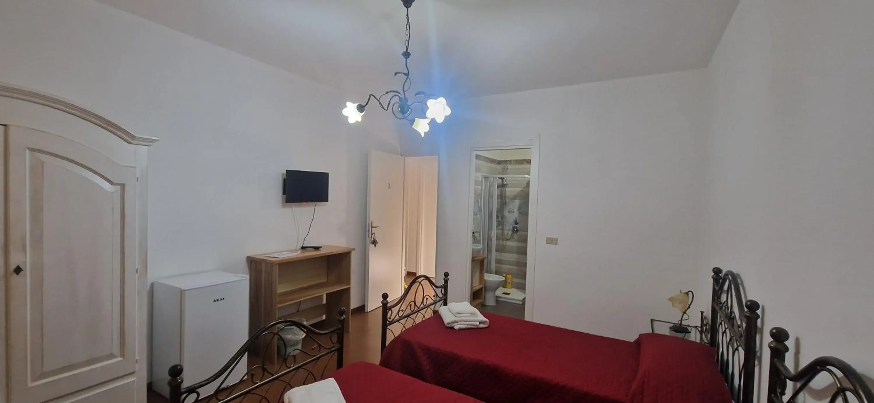 Twin Room with Balcony in Hotel Mondial 2 Twin Room with Balcony in Hotel Mondial 2