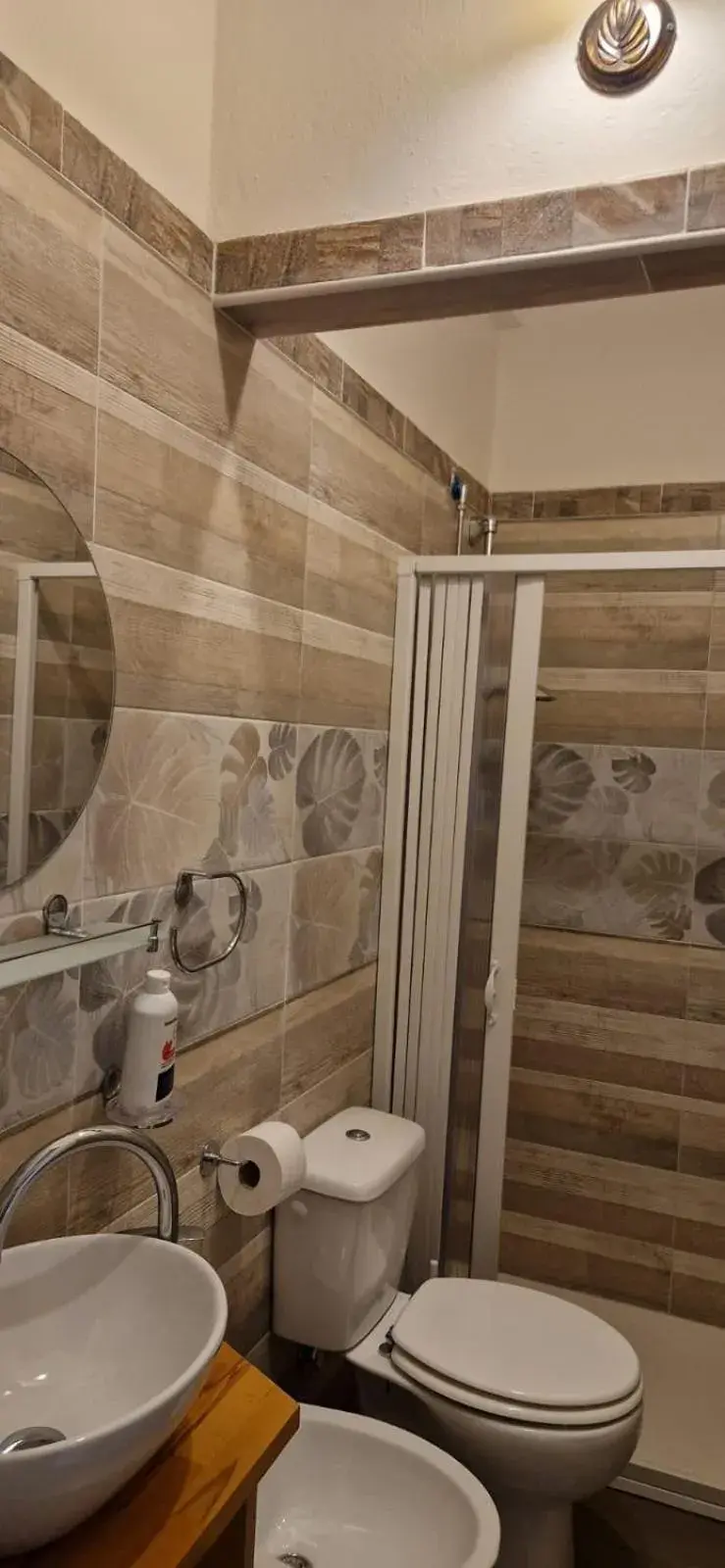 Deluxe Single Room - single occupancy in Hotel Mondial 2 Deluxe Single Room - single occupancy in Hotel Mondial 2