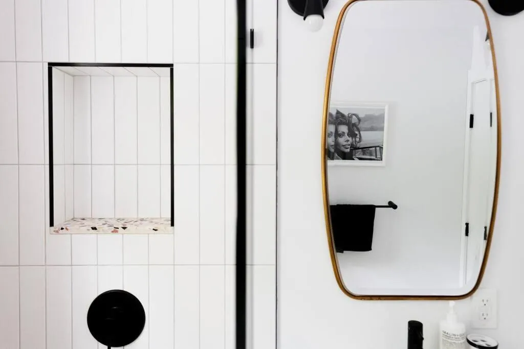 Bathroom in The Norsdale plus CMYK Motel on 10 acres in Phoenicia