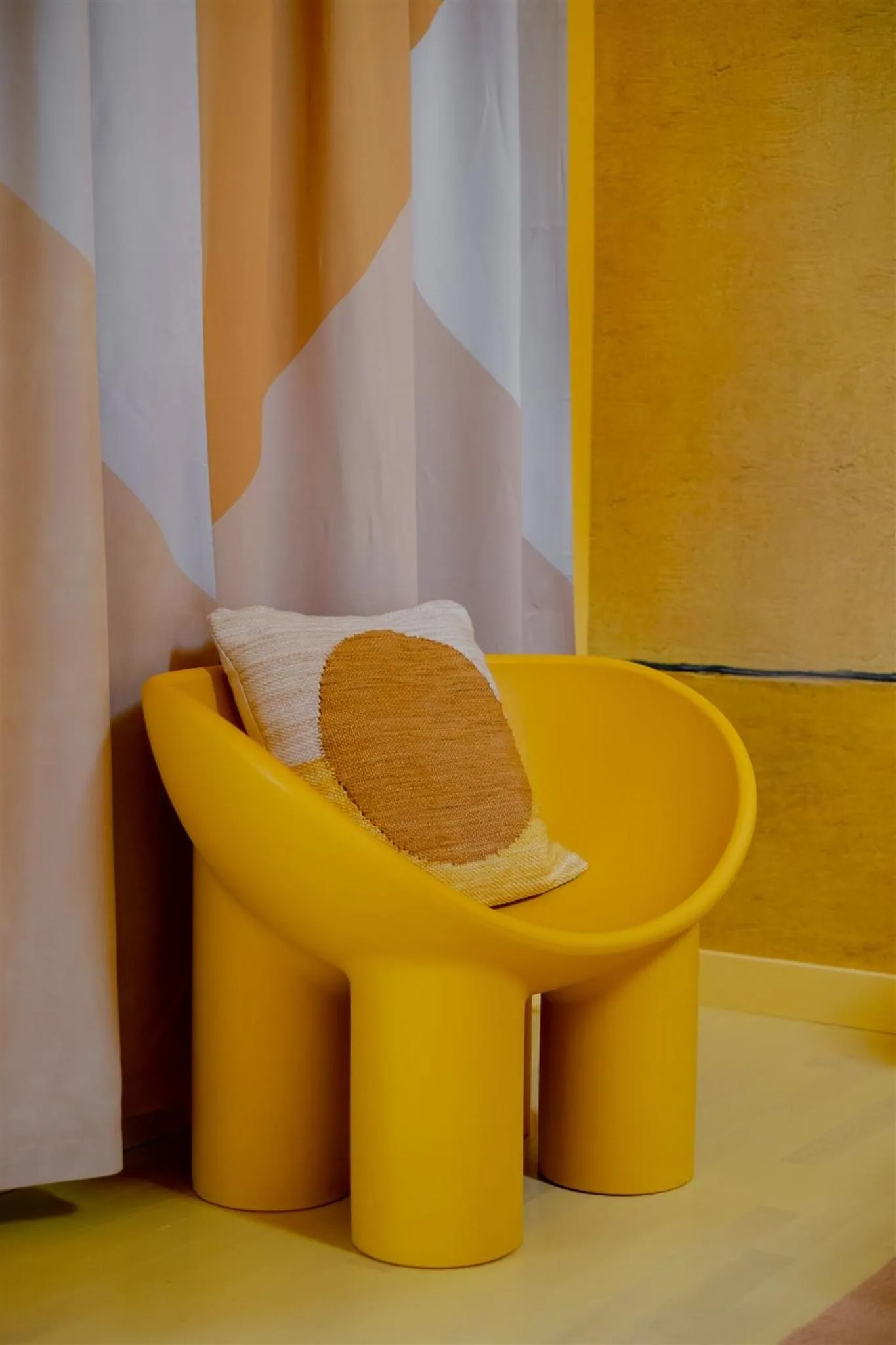 The Norsdale plus CMYK Motel on 10 acres in Phoenicia