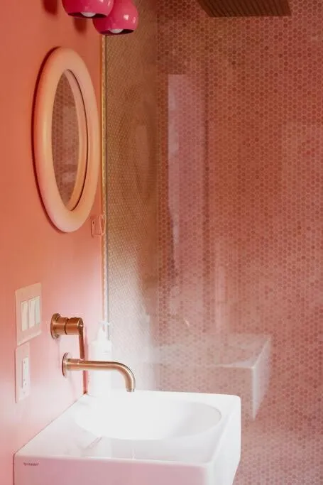 Bathroom in The Norsdale plus CMYK Motel on 10 acres in Phoenicia