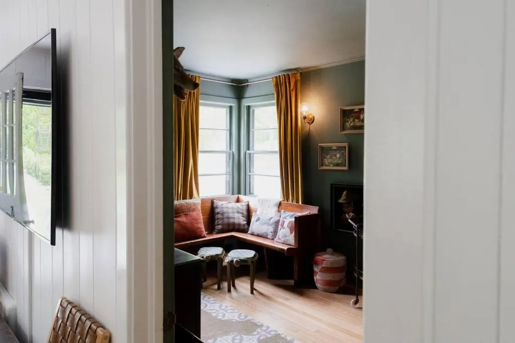 Lounge or bar in The Norsdale plus CMYK Motel on 10 acres in Phoenicia