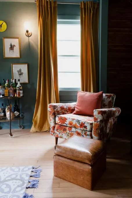 Living room in The Norsdale plus CMYK Motel on 10 acres in Phoenicia